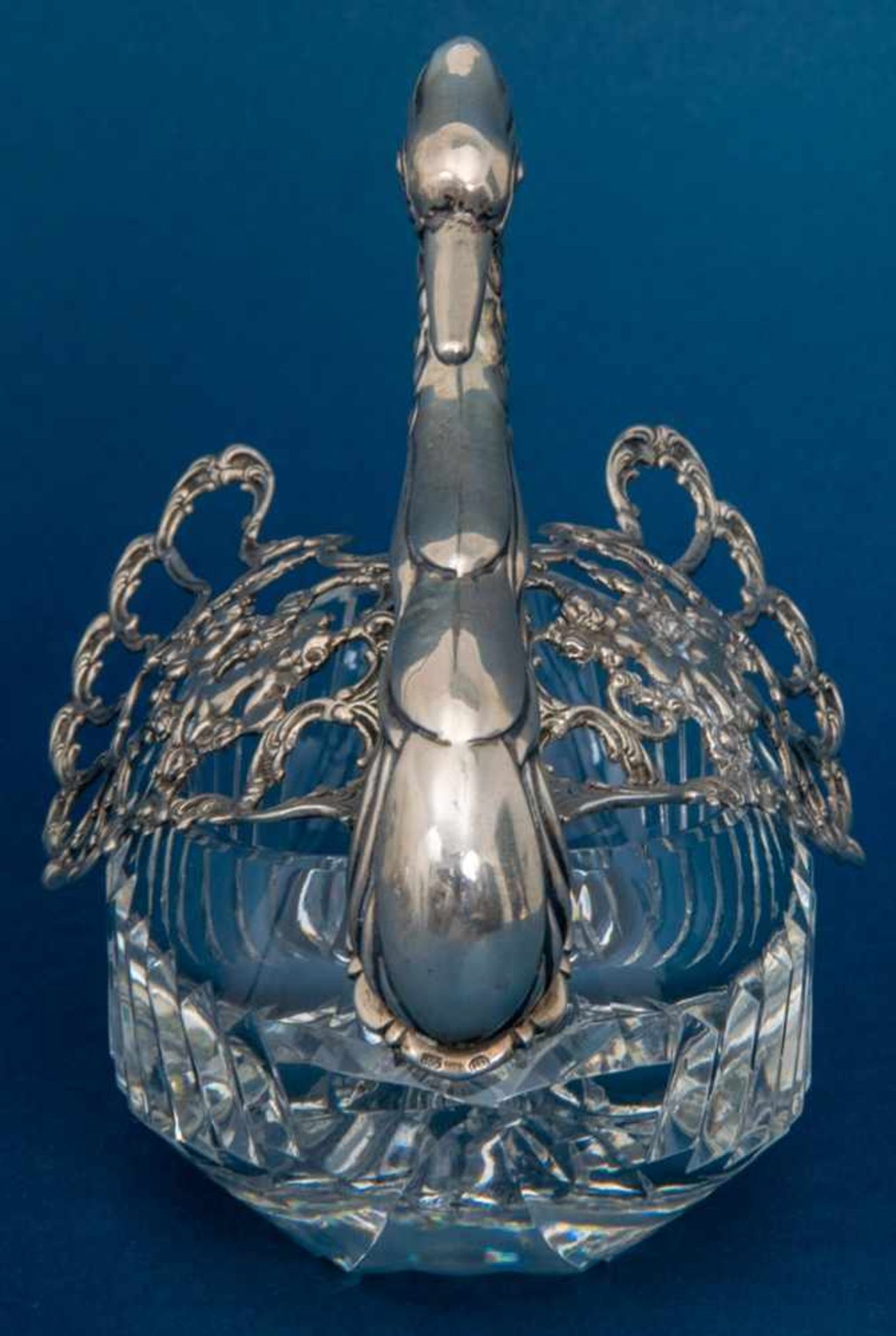 Dekorative Konfektschale "SCHWAN" farbloses Kristallglas mit 835er Silbermontierung. Schöner Erhalt, - Bild 3 aus 6