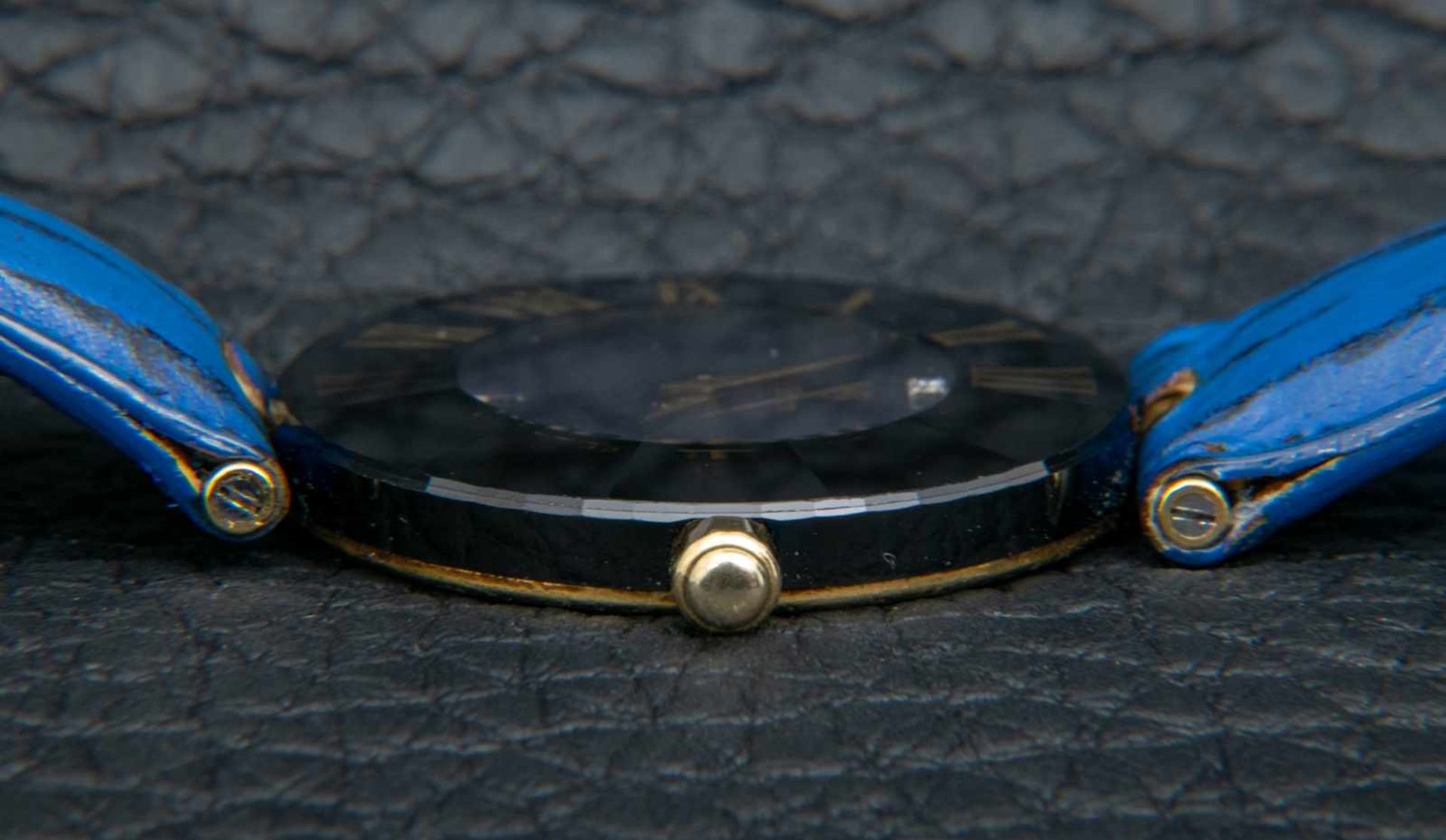 Feine Damenarmbanduhr, H. STERN, Diamant von ca. 0,01 ct. auf der "12", 750er Gelbgold-Gehäuseboden, - Bild 4 aus 6