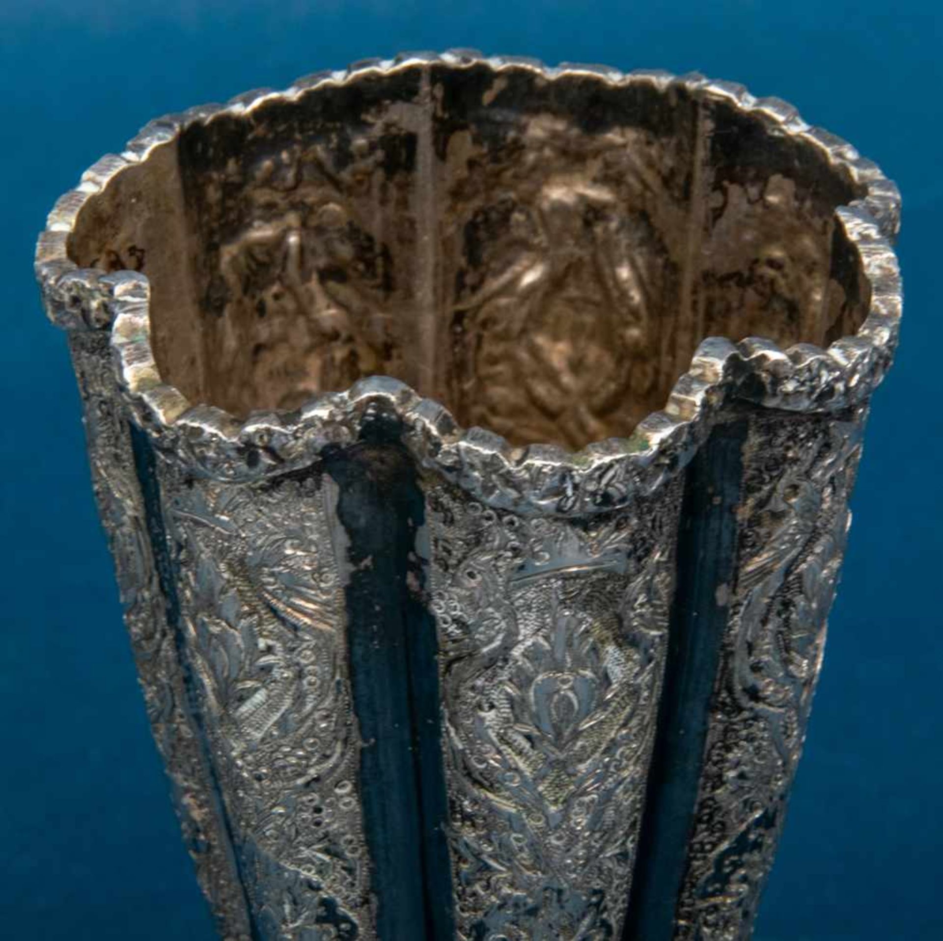 7passige Tischvase, 875er Silber, Iran Mitte 20. Jhd., sehr schön graviert, Höhe ca. 9,5 cm, - Bild 3 aus 6