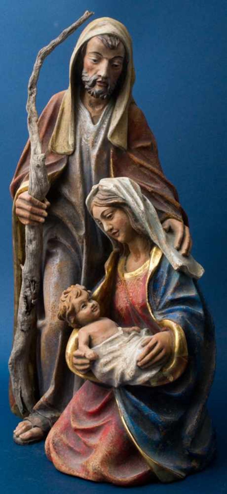 "Maria & Joseph mit dem Christkind", alpenländische Holzschnitzarbeit, 20./21. Jhdt., von - Image 2 of 11