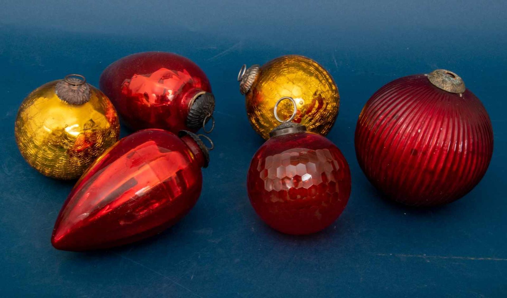 6 teiliges Konvolut "gläserner Christbaumschmuck", bestehend aus 4 Kugeln (Durchmesser von ca. 10