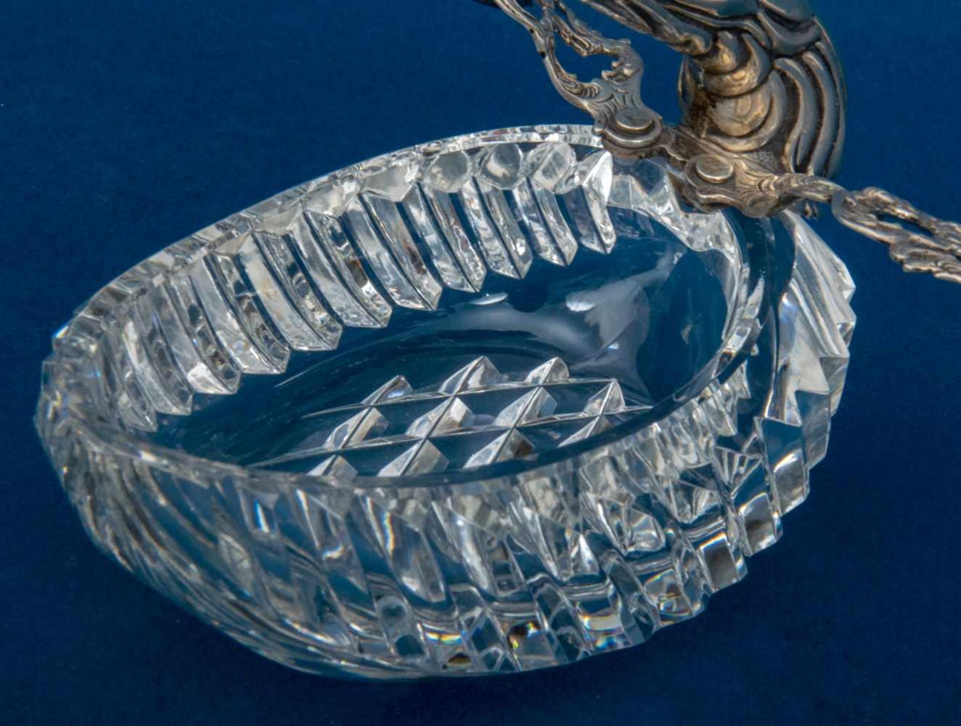 Dekorative Konfektschale "SCHWAN" farbloses Kristallglas mit 835er Silbermontierung. Schöner Erhalt, - Bild 5 aus 6