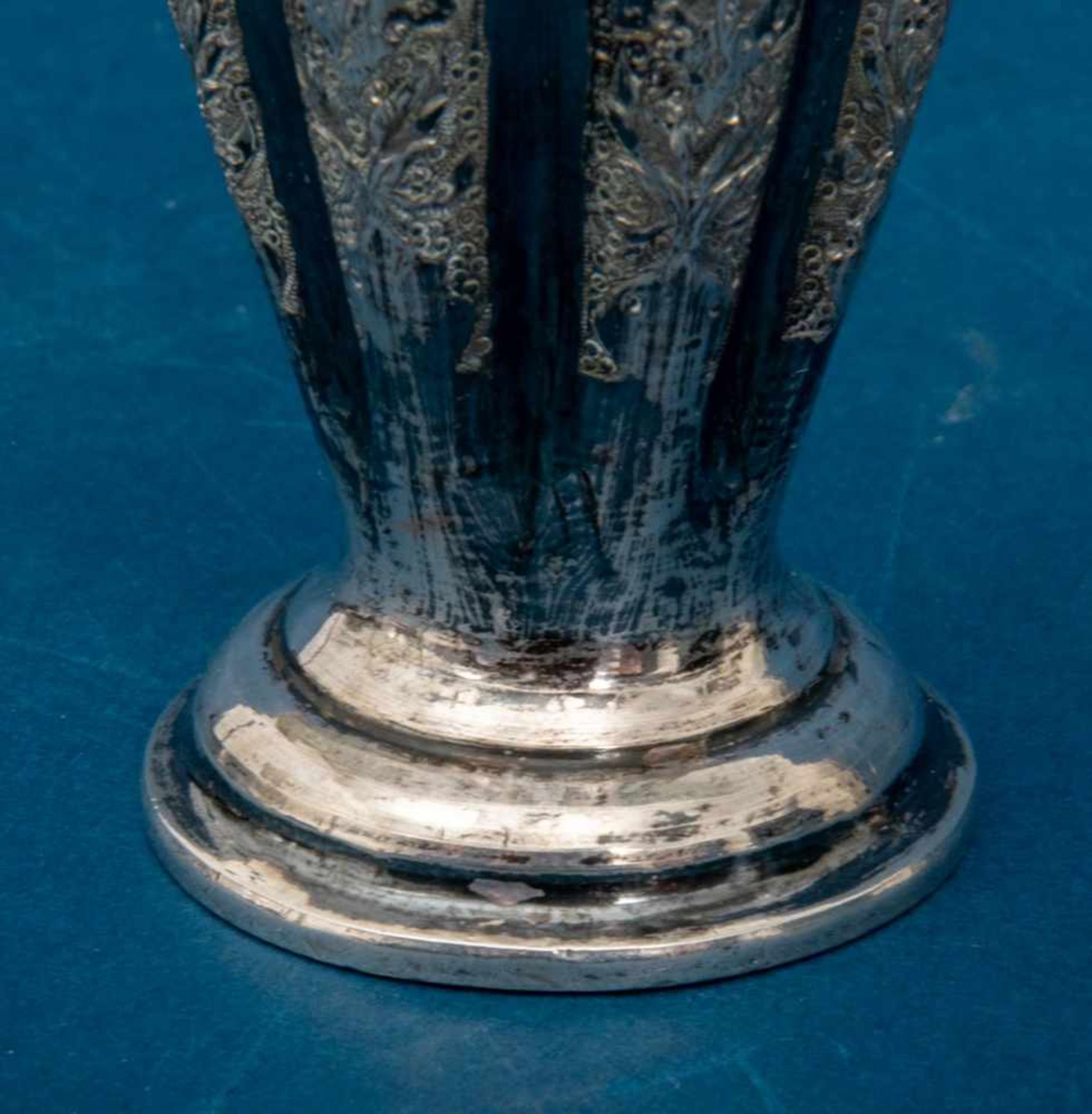 7passige Tischvase, 875er Silber, Iran Mitte 20. Jhd., sehr schön graviert, Höhe ca. 9,5 cm, - Bild 4 aus 6