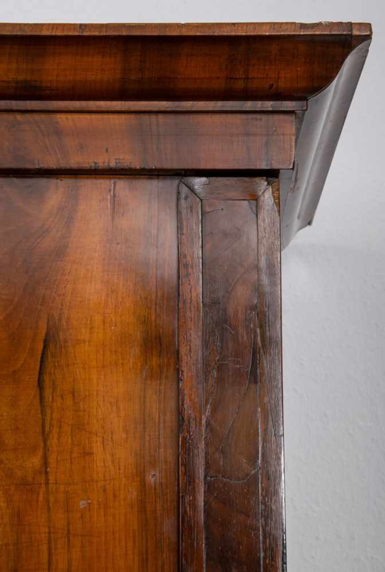 Zweitüriger Kleiderschrank, Wien`er Biedermeier um 1830, voll zerlegbarer, zweitüriger - Bild 6 aus 9