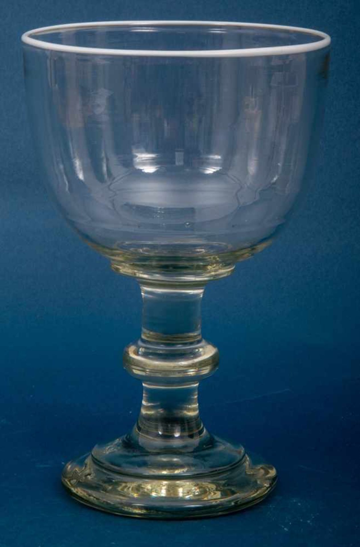 "Berliner Weiße" - Glas mit weißem Lippenrand; Höhe ca. 22 cm, Durchmesser ca. 14 cm.- - -20.00 %