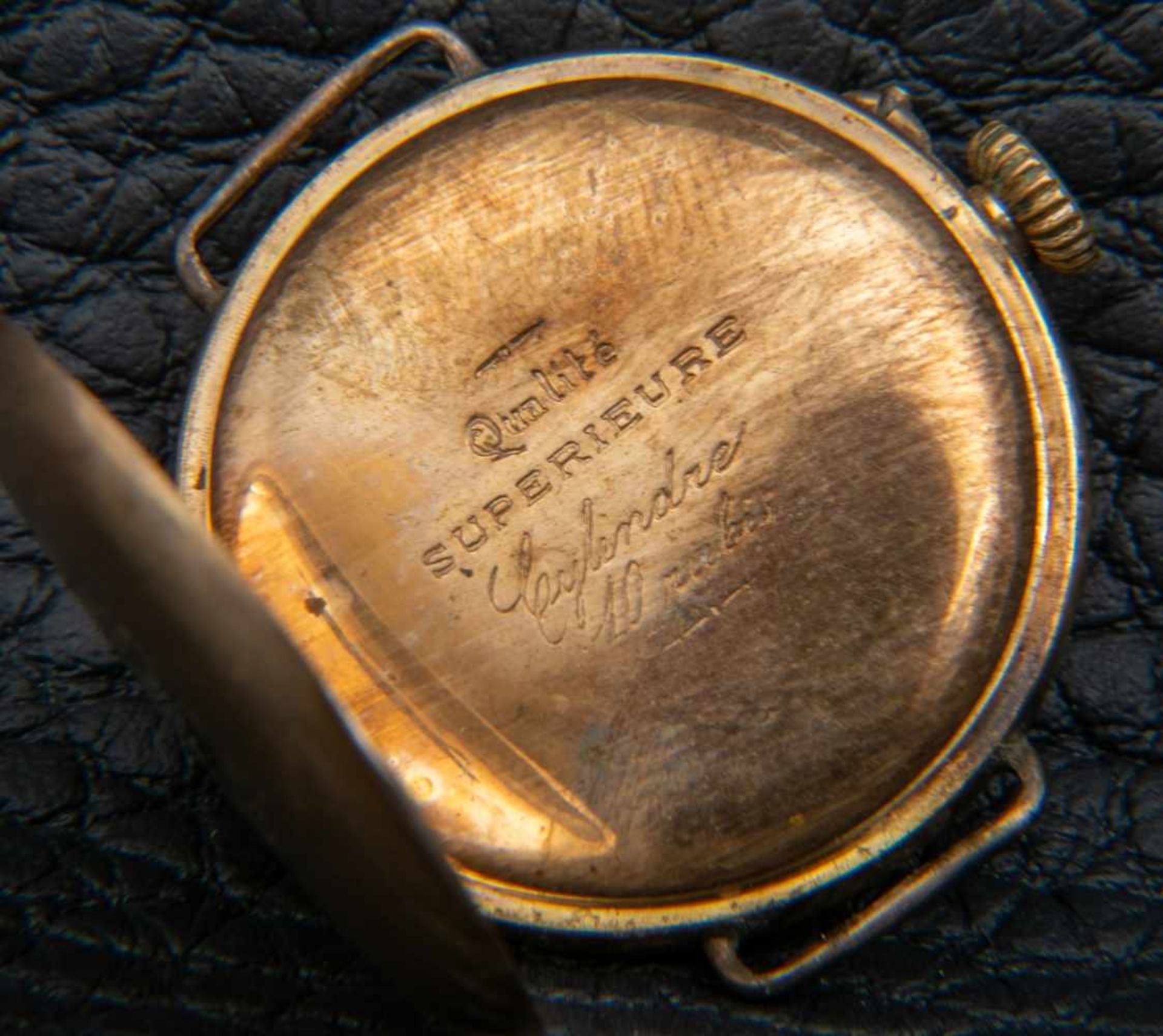 Frühe Armbanduhr, 585er Rotgold/Roségold-Gehäuse mit nachträglich angesetzten Armbandösen, - Bild 6 aus 6