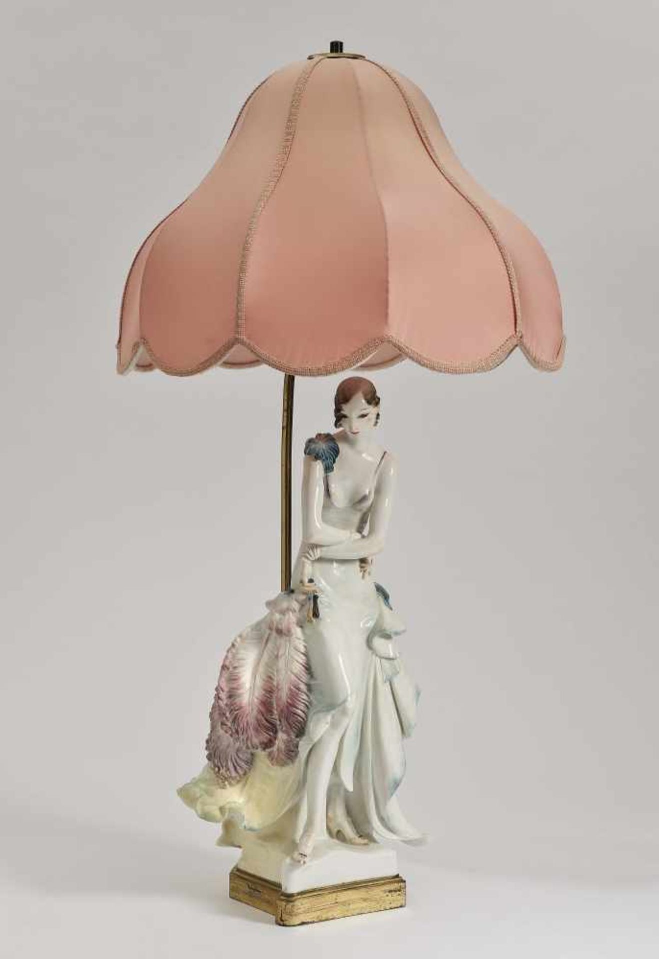 Lady with fan, mounted as a table lampMeissen, as of 1930 Porcelain, coloured underglaze painting. - Bild 2 aus 2