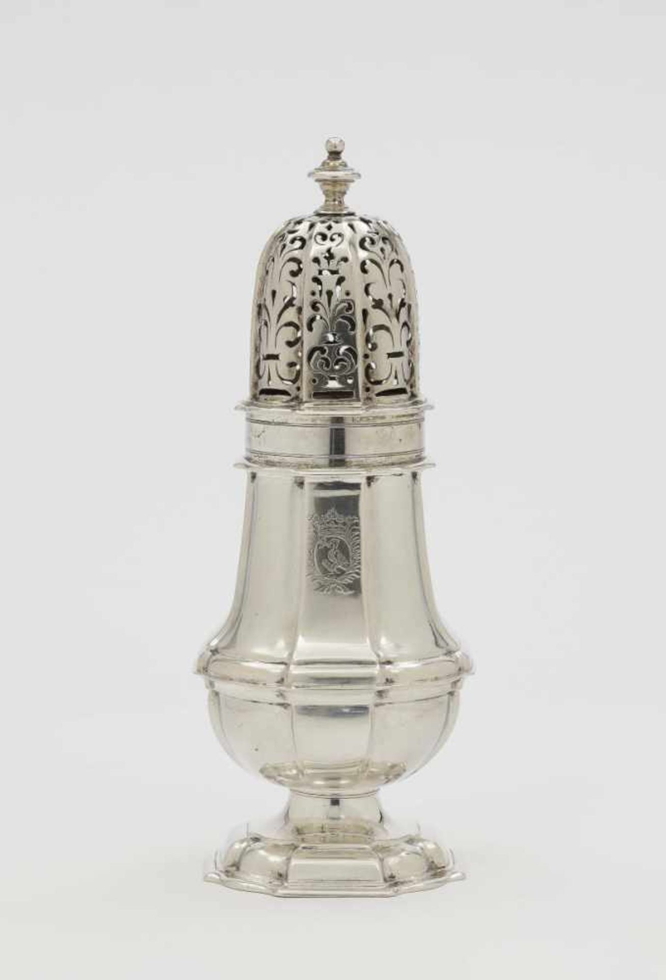 A sugar casterCelle, 1st quarter of the 18th century, Johann Christian Schmidt Silver. Crowned