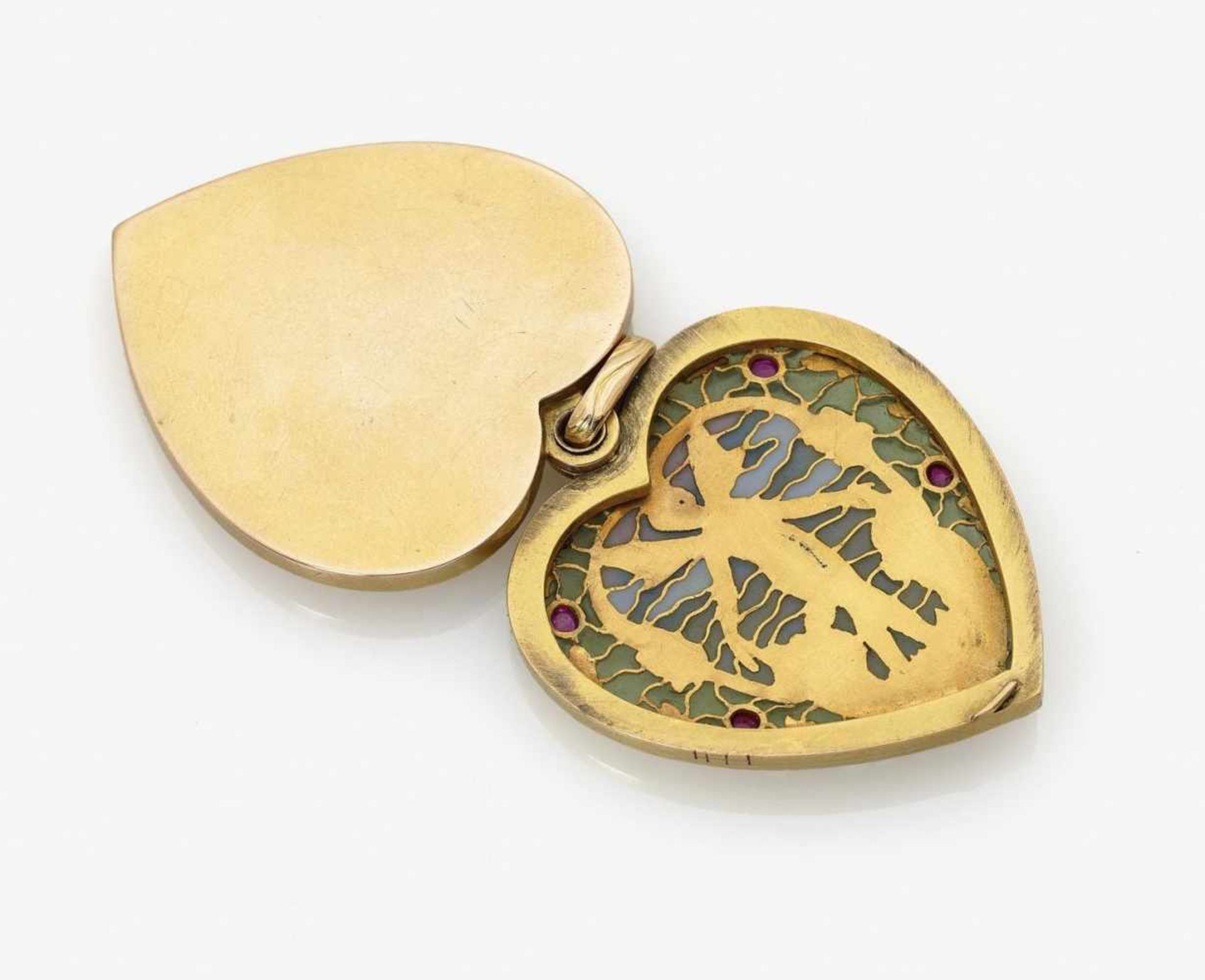 A Heart-Shaped PendantFrance, circa 1900, probably LALIQUE 18K yellow gold (750/-), tested. Engraved - Bild 3 aus 3