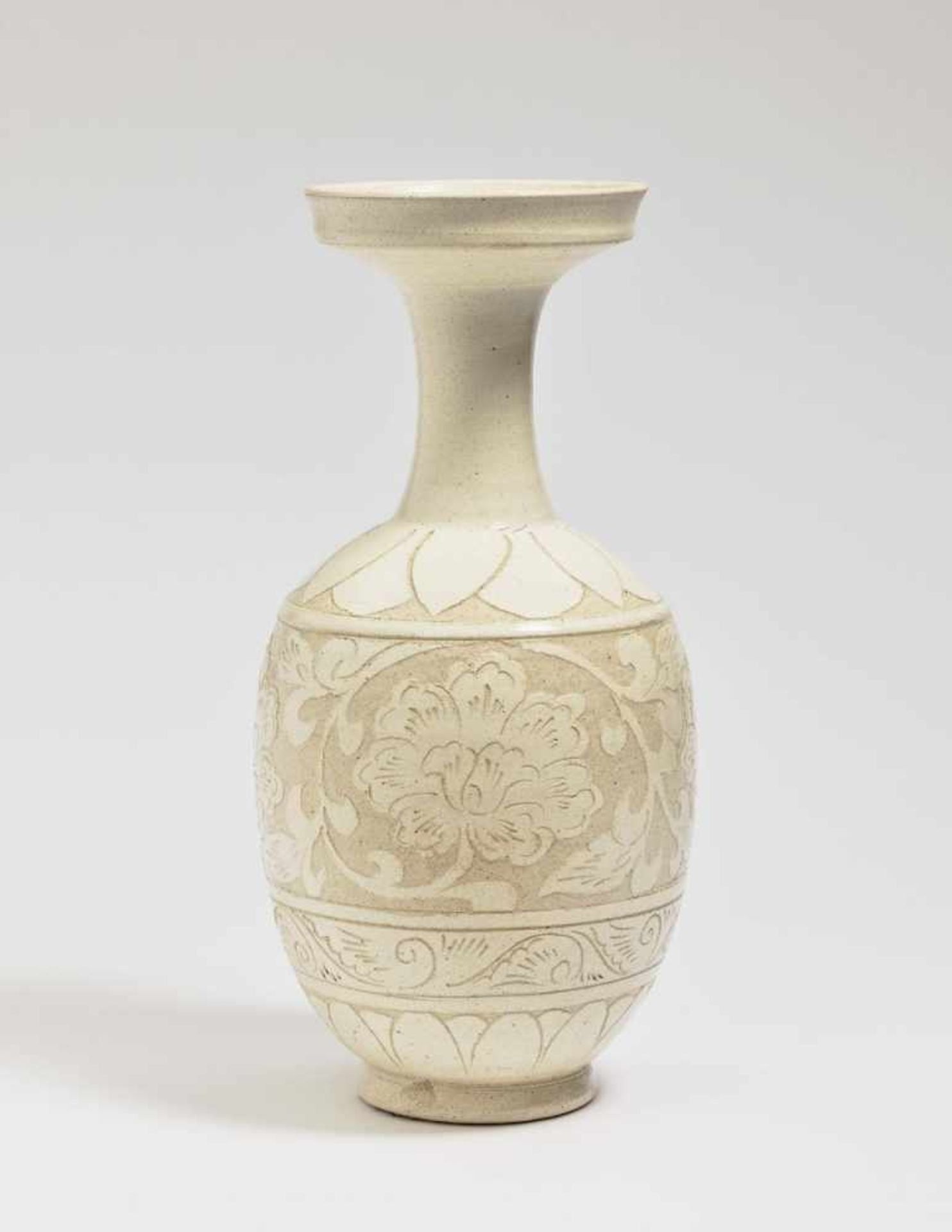 A vaseChina, Yuan style Ceramics. Glazed. Engraved decor. Height 31.5 cm.China, VasesVase China,