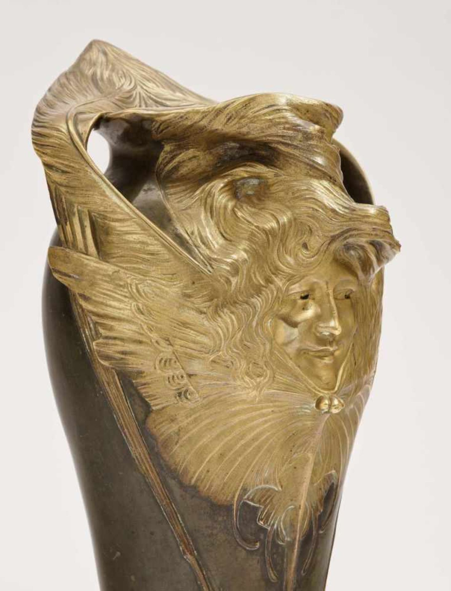 A vase ''femme-libéllule''Paul-Francois Berthoud (1870 - 1939), Paris, circa 1900 Bronze, patinated. - Bild 4 aus 4