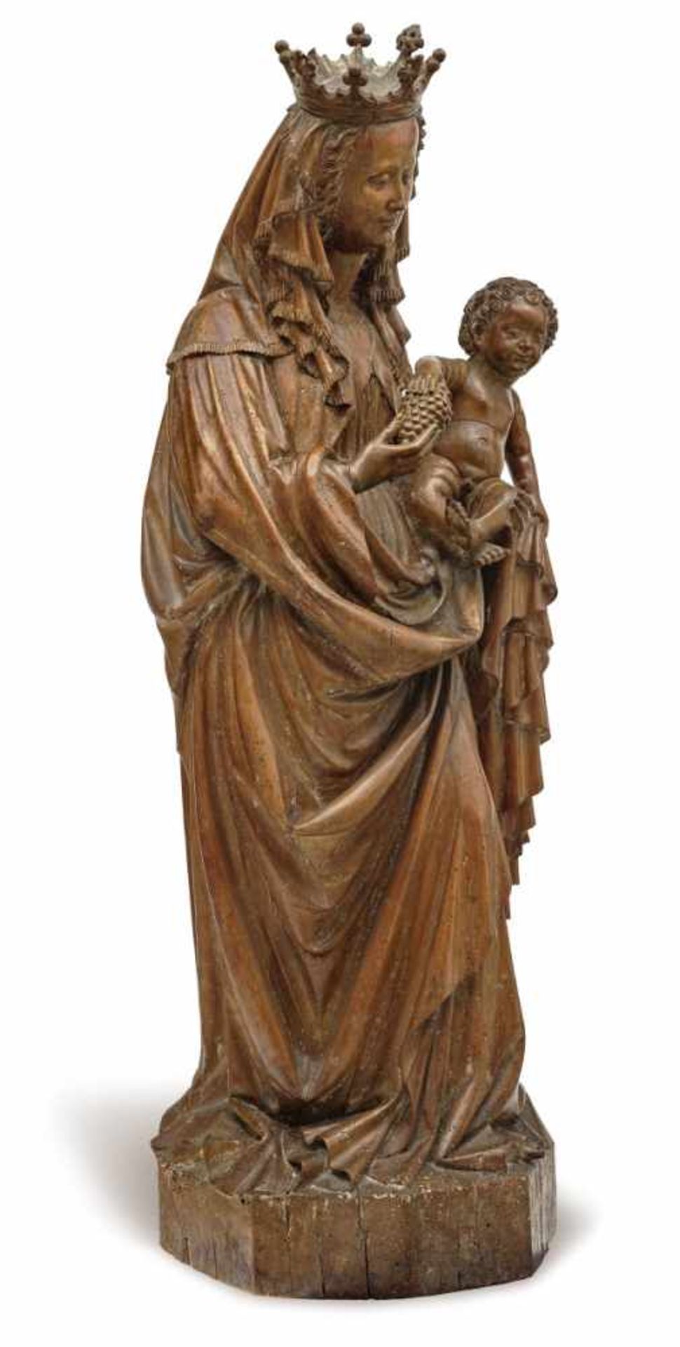 The Virgin and ChildRhenish, circa 1420 Standing contrapposto on a polygonal pedestal, holding the - Bild 3 aus 6