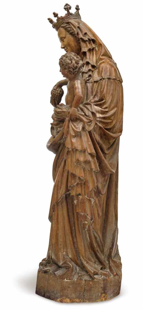 The Virgin and ChildRhenish, circa 1420 Standing contrapposto on a polygonal pedestal, holding the - Image 2 of 6