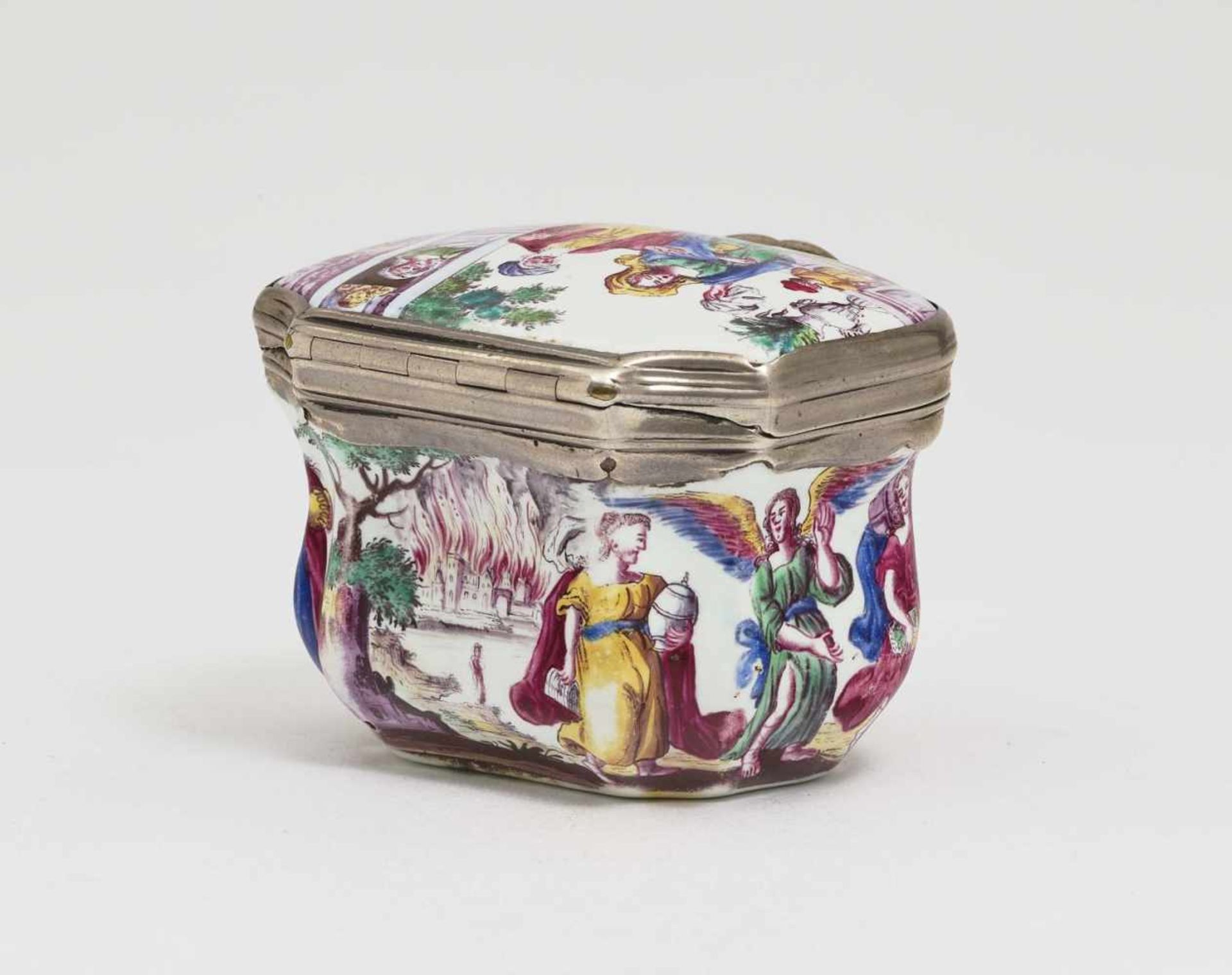 A Snuff BoxGerman, 2nd half of the 18th Century Enamel on copper. Silver mount. Minor rubbing. 4 x - Bild 3 aus 4