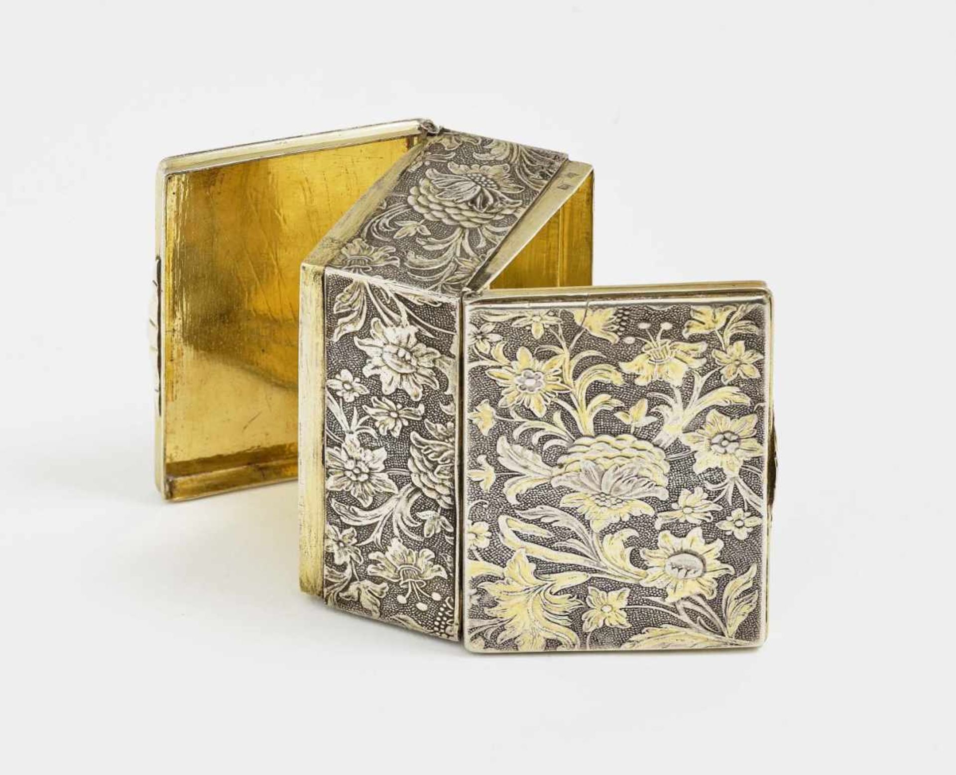 A Double Snuff BoxProbably Kronstadt, 18th Century Silver, partly gilt. Hammered decoration on - Bild 2 aus 2