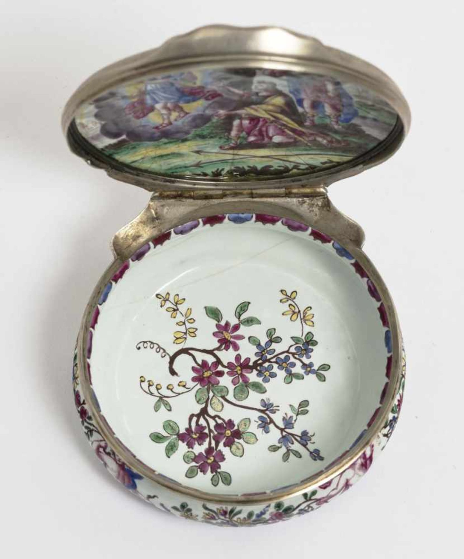 A Snuff BoxGerman (Augsburg), 18th Century Enamel on copper. Silver mount. The lid, monogrammed '' - Bild 3 aus 5