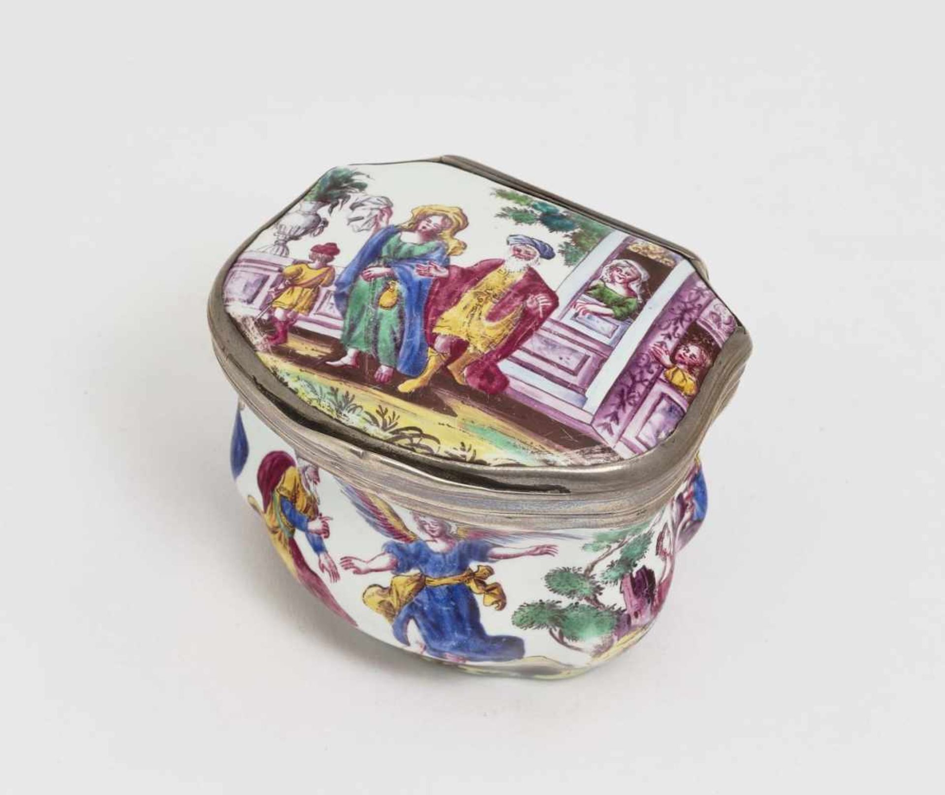 A Snuff BoxGerman, 2nd half of the 18th Century Enamel on copper. Silver mount. Minor rubbing. 4 x - Bild 2 aus 4