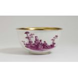 A bowlMeissen, circa 1740/50 Porcelain. Gold decoration, gilt interior. Inside recessed rose