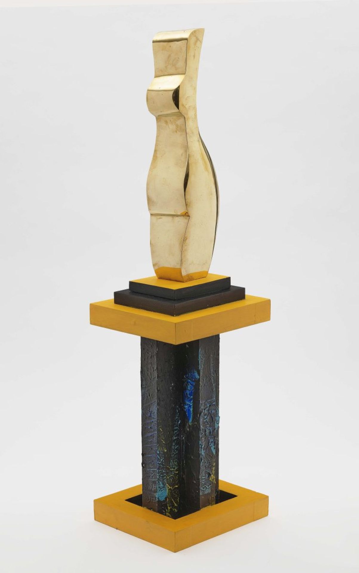 Nutiu, RomulUntitled Bronze, patinated in gold, on painted wooden base 87 x 24 x 21 cm Provenance: - Bild 2 aus 2