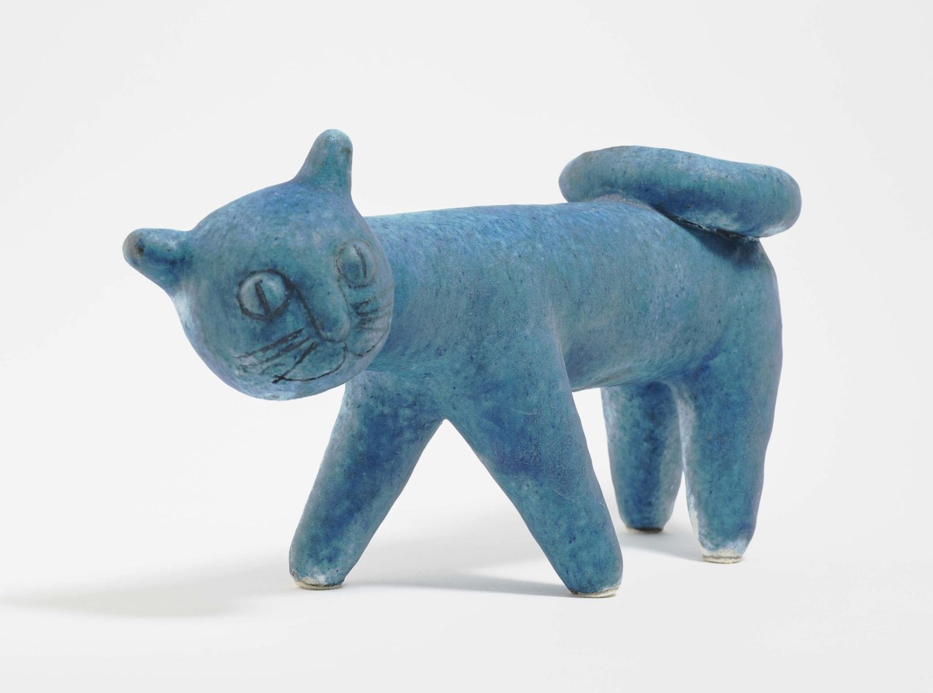 Erdös-Meisinger, IdaCat Fired clay with blue glaze 30 x 14.3 cm Provenance: private owner, South - Bild 2 aus 3