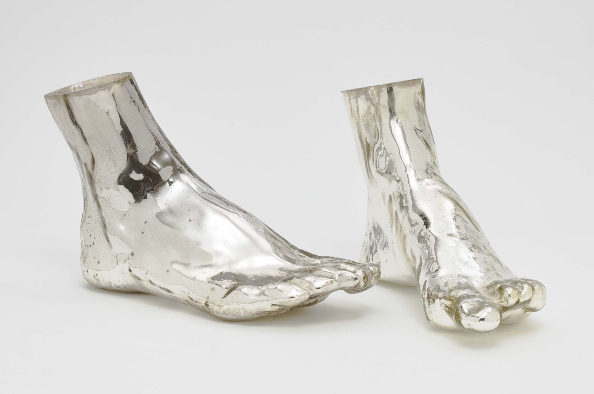 Wynne, RobFeet. 1998 Hand-blown glass, mirrored with steam (Unique) approximately 18.5 x 26 x 10 - Bild 3 aus 6