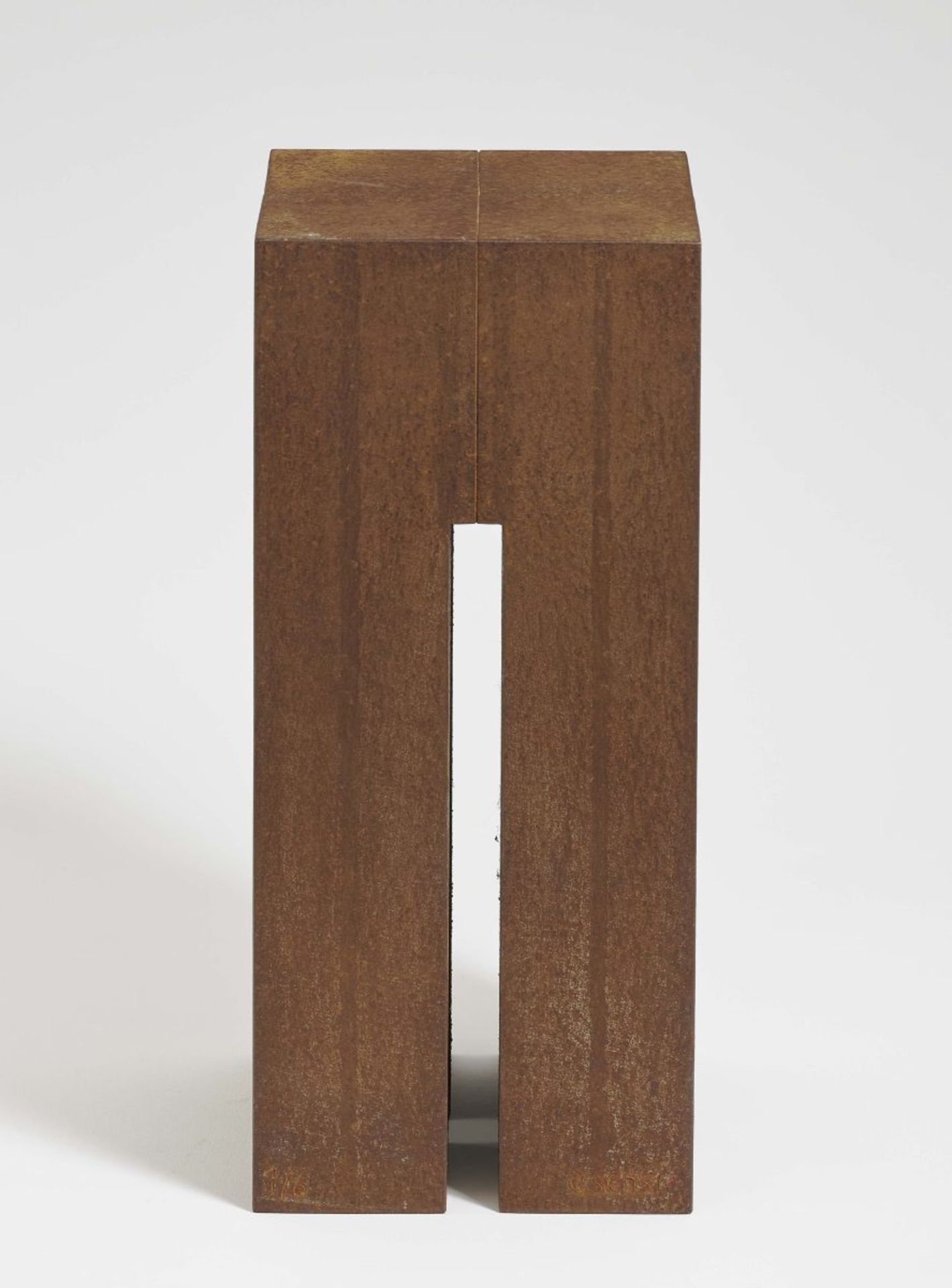 Asensi, EnriqueUntitled. 2008 Corten steel 33 x 14 x 14 cm Signed and numbered. Edition 1/6. - Bild 2 aus 2