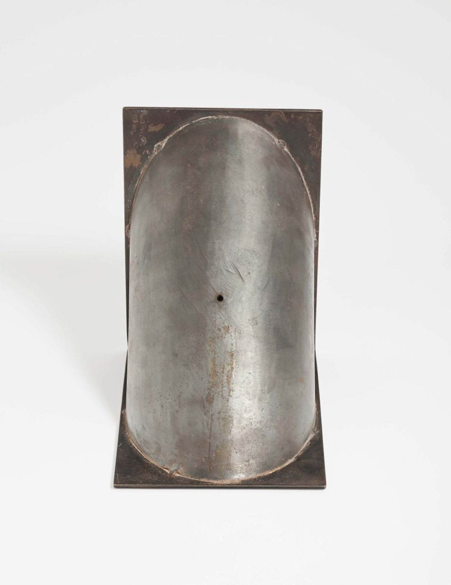 Gräsel, FriedrichSmall Room Sculpture. 1978 Steel, welded 24 x 23 x 17 cm Monogrammed, dated and - Bild 3 aus 4