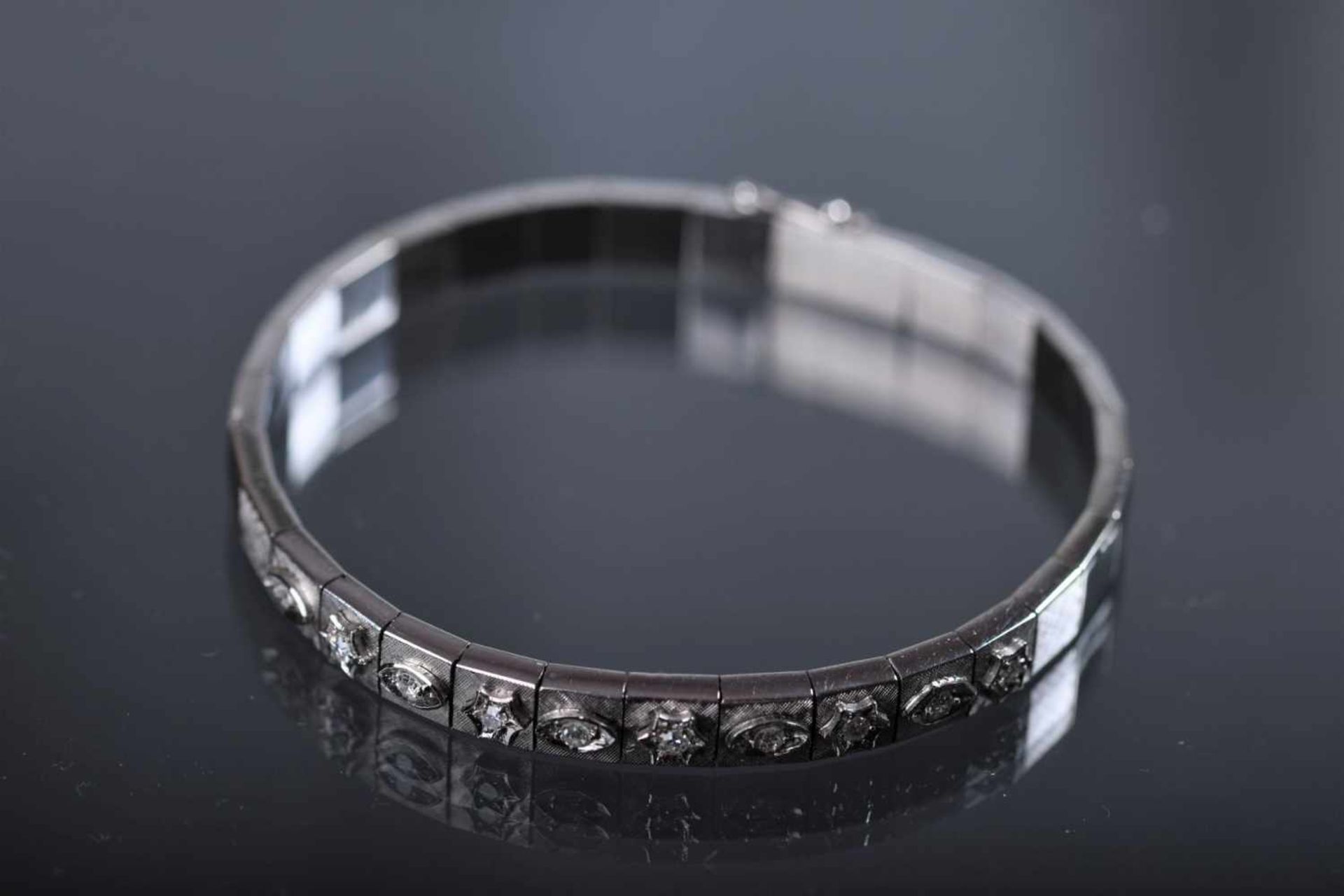 Armband, WG 750 Gliederarmband, ausgefasst mit 10 Diamanten im 8/8-Schliff, ca. 0,50 ct/H/vsi-si, L.