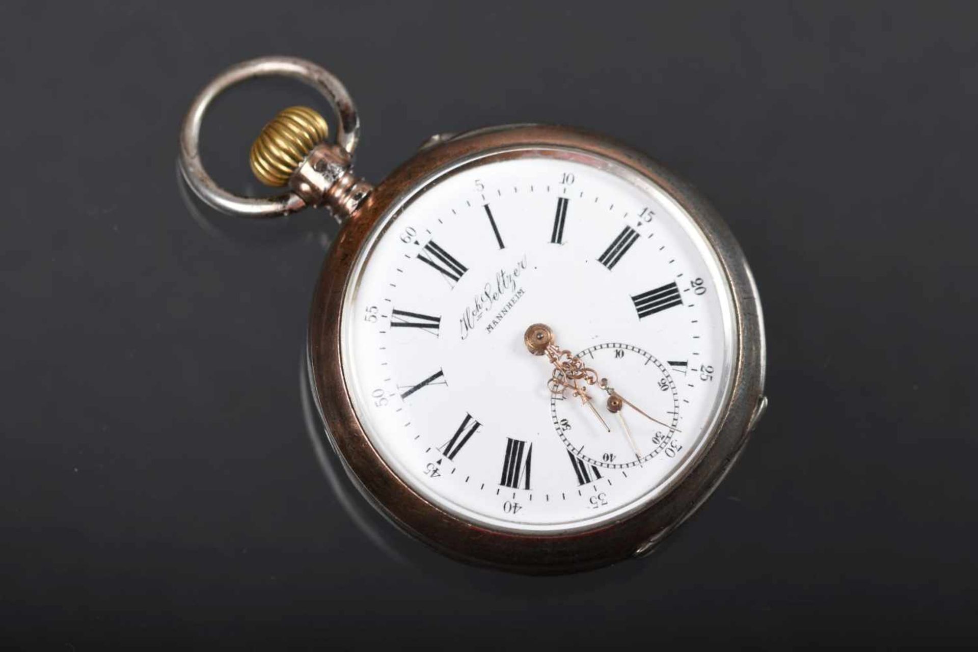 Taschenuhr, deutsch um 1900Im silbernem Gehäuse, Si 800, mit rotvergoldeten Rändern, kleine