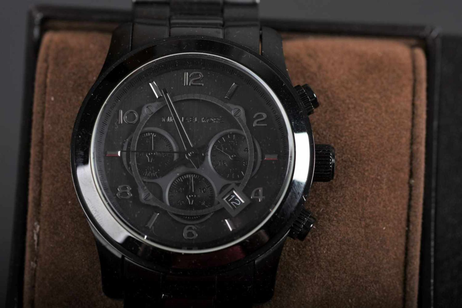 Chronograph Michael Kors VD53Herren-Armbanduhr, glanzschwarzes Gehäuse mit schwarzem Ziffernblatt,