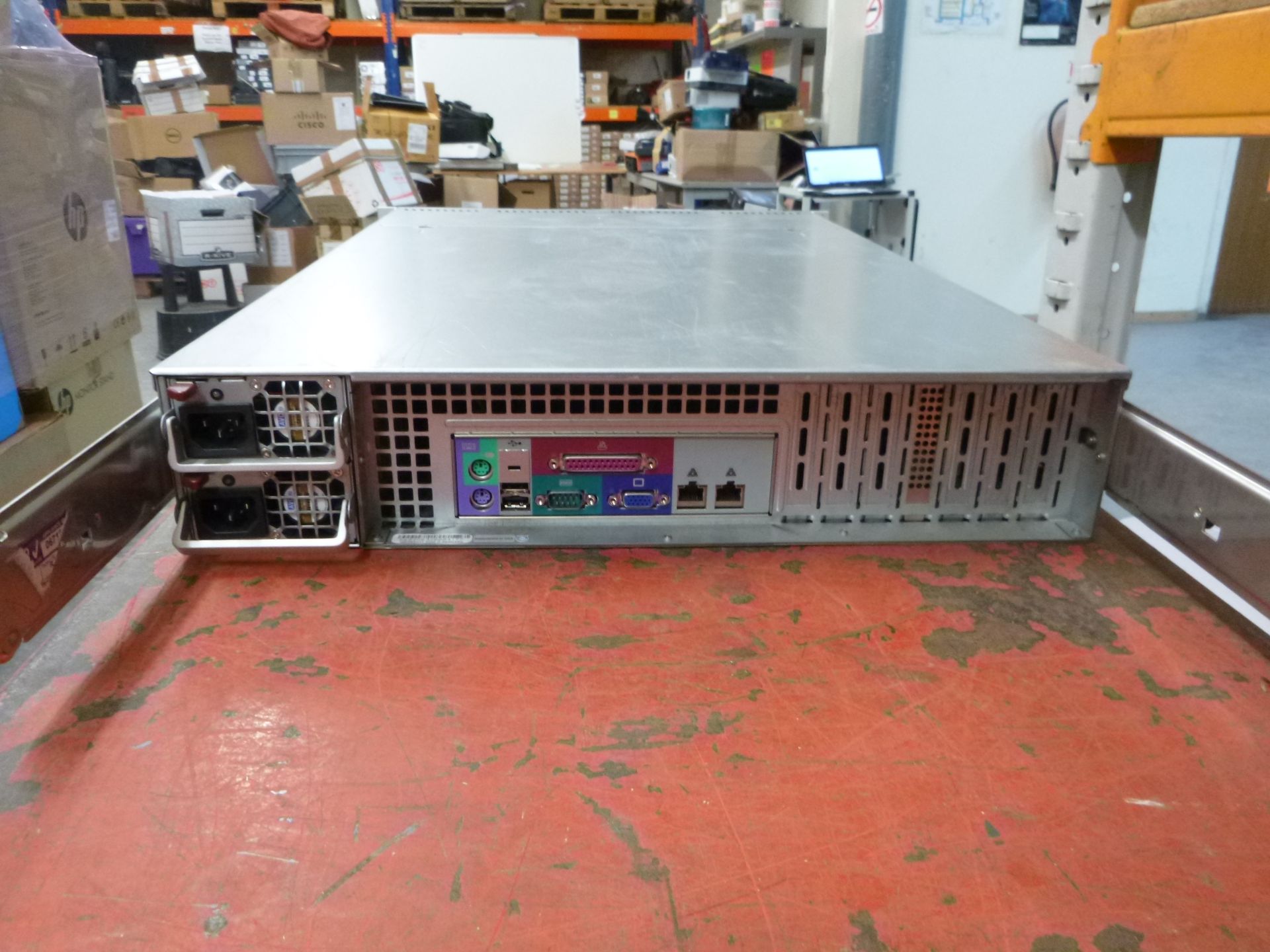 SUPERMICRO RACKMOUNT 2U SUPERSERVER 6025B-32R. 2 X QUAD CORE 2.5GHZ (E5420). 8GB RAM, 8 X CADDIES- - Image 2 of 2