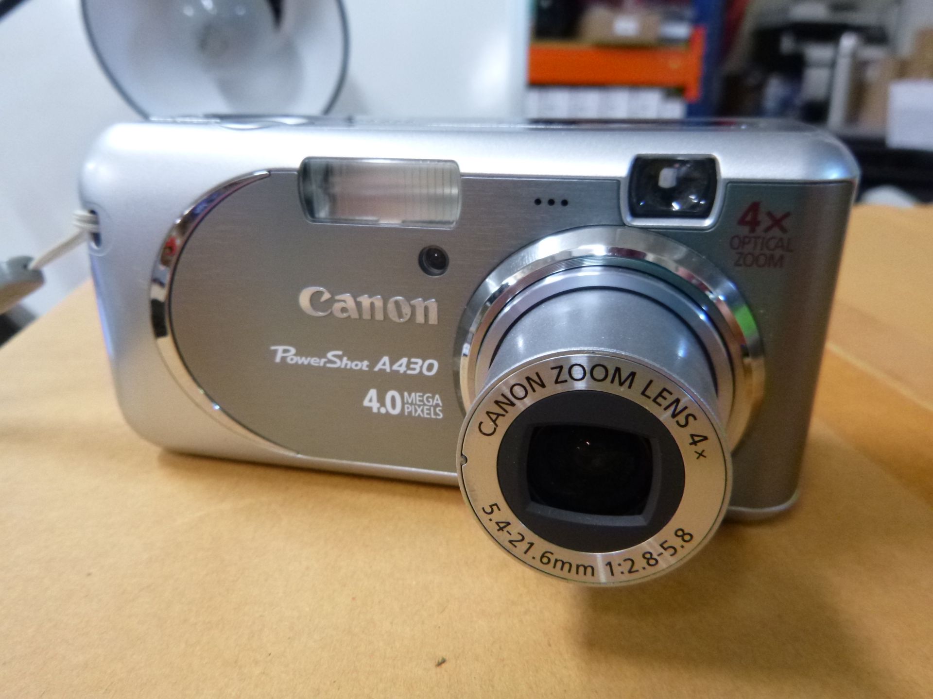 CANON POWERSHOT A430 DIGITAL CAMERA. 4 MEGAPIXEL. TAKES 2 X AA BATTERIES