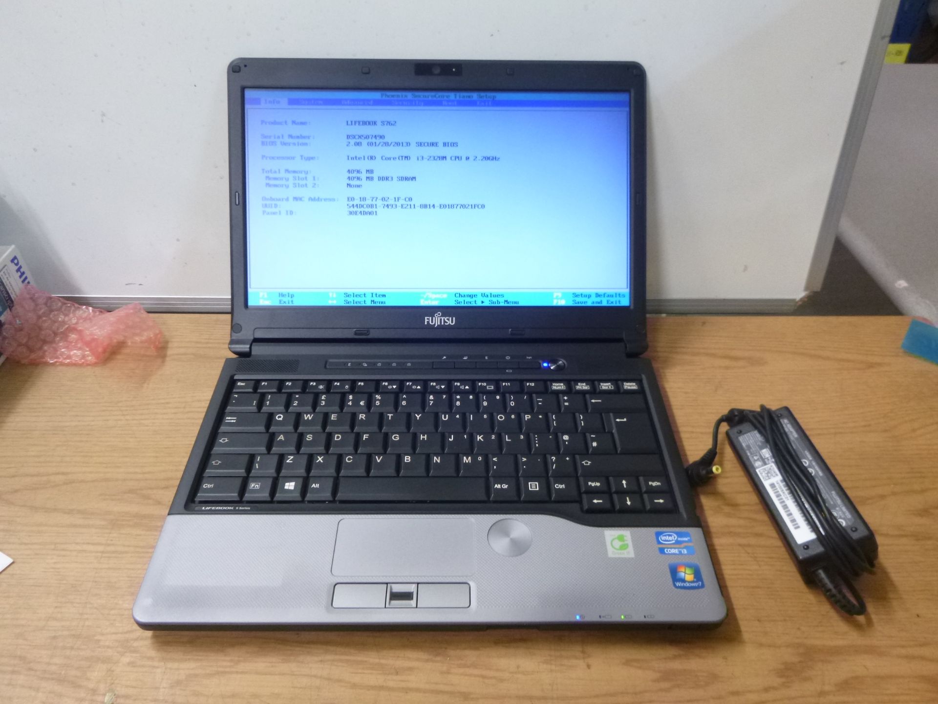 FUJITSU LIFEBOOK MODEL S762. CORE i3 2.2GHZ PROCESSOR, 4GB RAM, 128GB SSD. W7 PRO COA ATTACHED. WITH