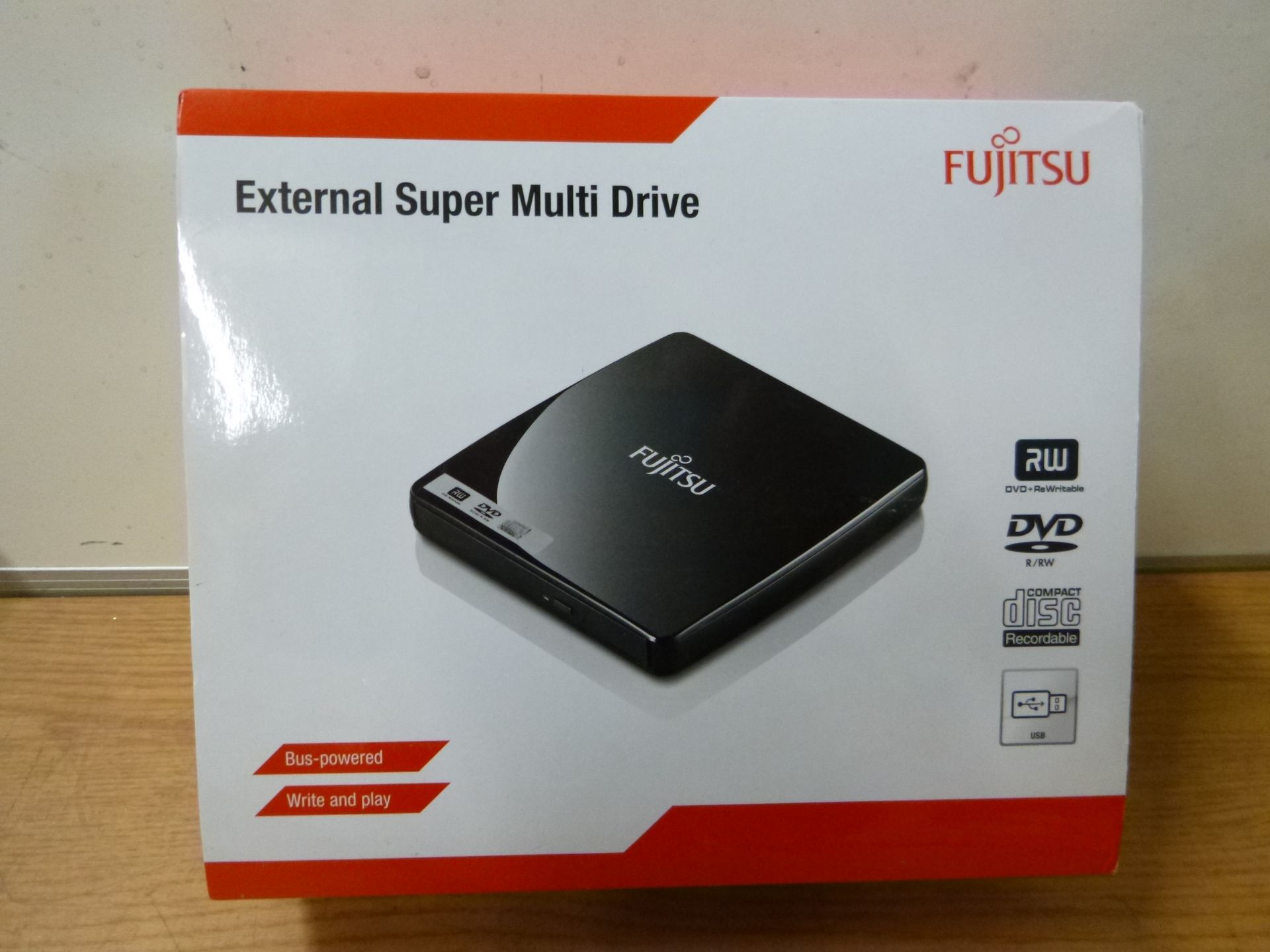 FUJITSU EXTERNAL SUPER MULTI/BLU-RAYDRIVE USB DVDRW. BOXED