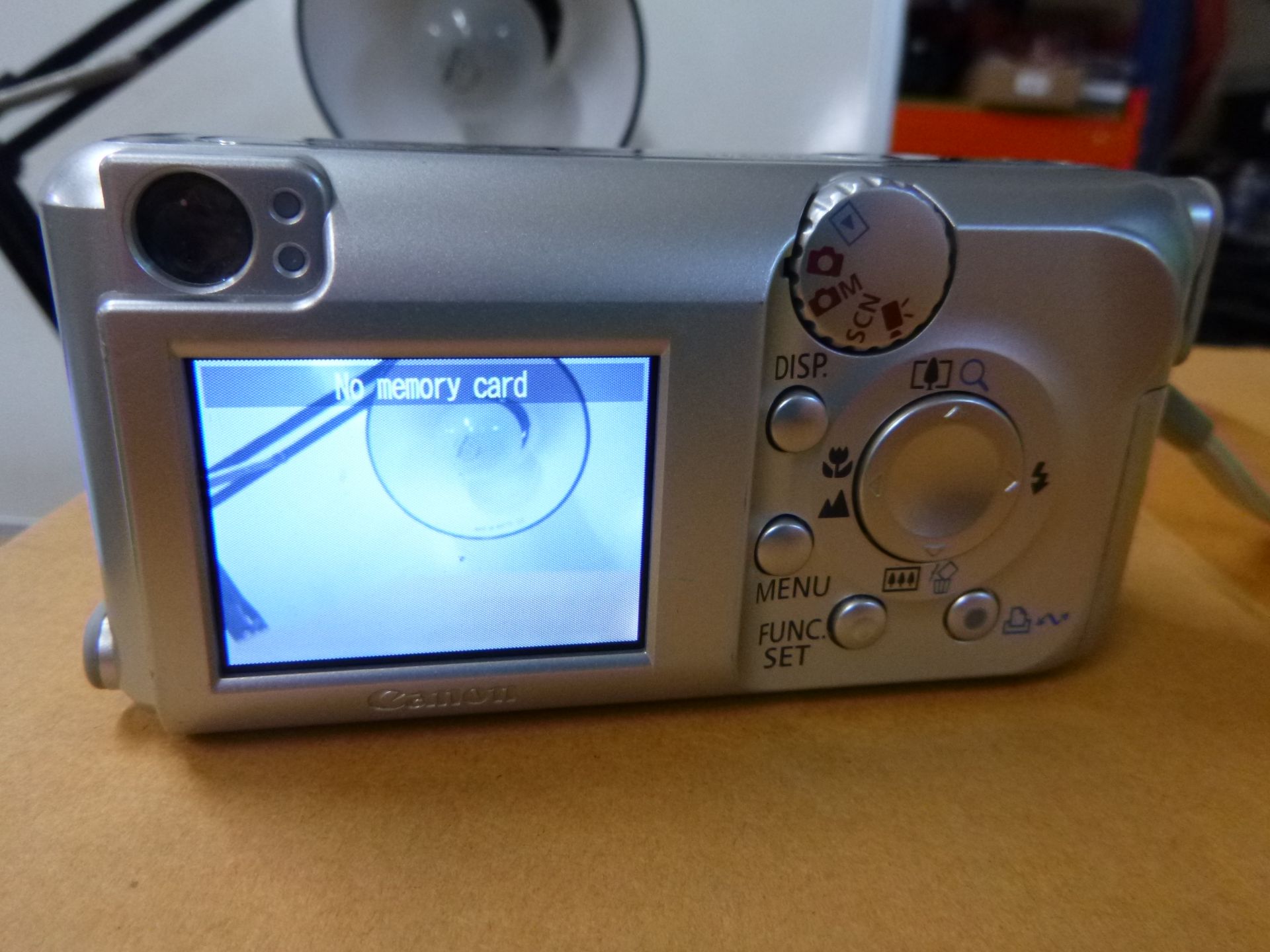 CANON POWERSHOT A430 DIGITAL CAMERA. 4 MEGAPIXEL. TAKES 2 X AA BATTERIES - Image 2 of 2