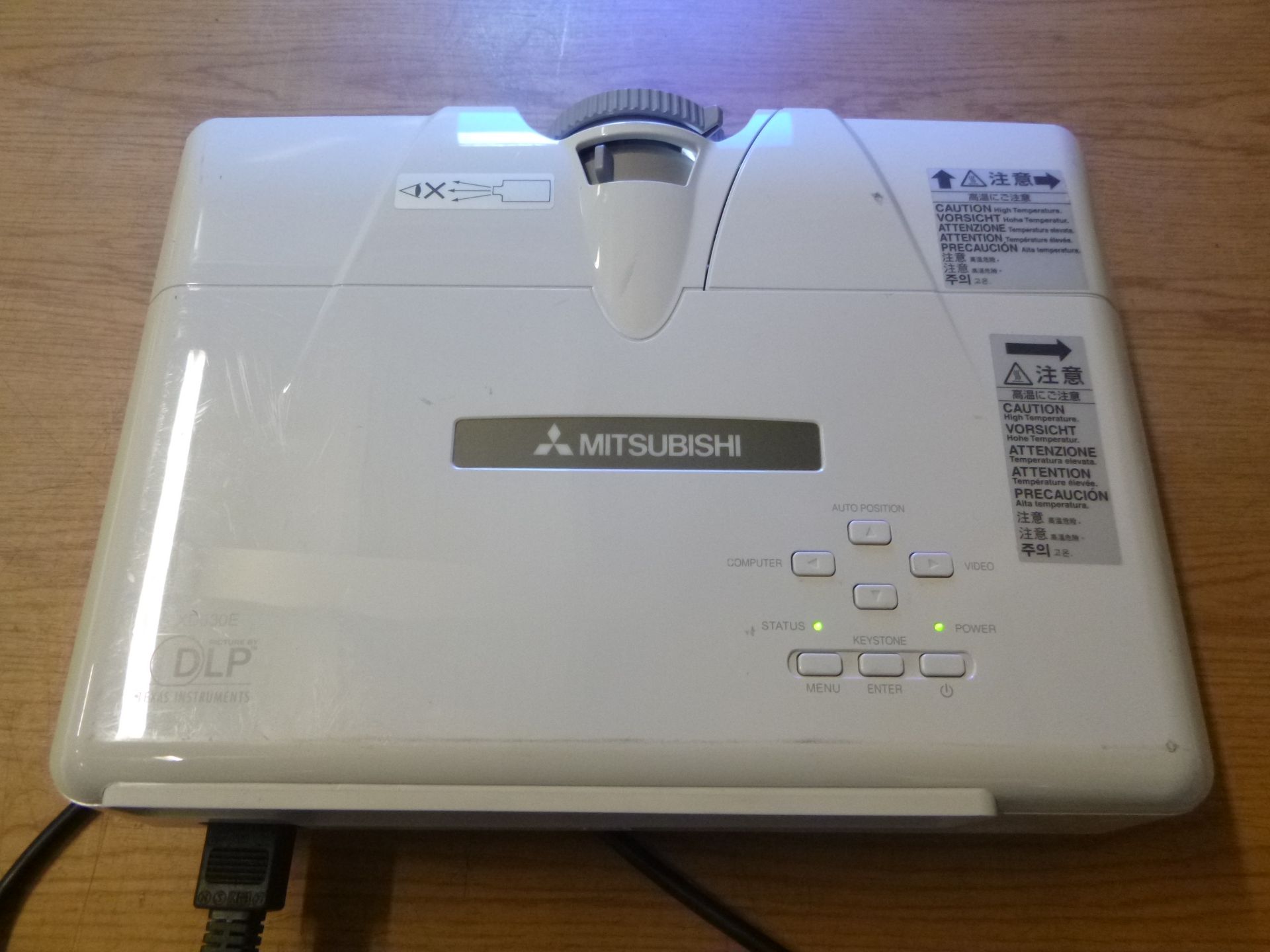 MITSUBISHI XD530E PROJECTOR. 143 HOURS LAMP. - Image 3 of 3