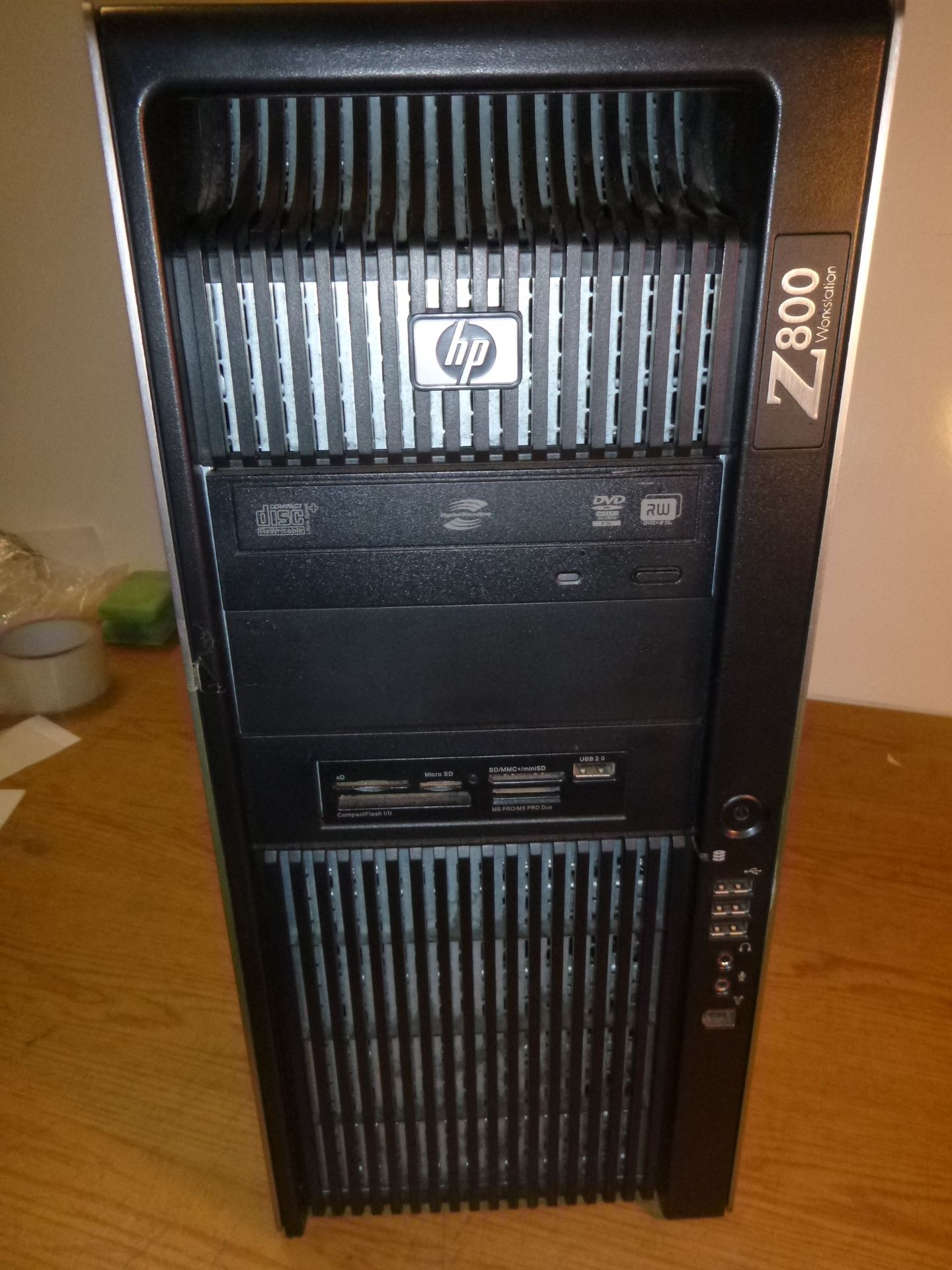 HP Z800 WORKSTATION. XEON QUAD CORE 2.67GHZ PROCESSOR, 8GB RAM, 500GB HDD, CARDREADER, DVDRW. W7 PRO - Image 2 of 3