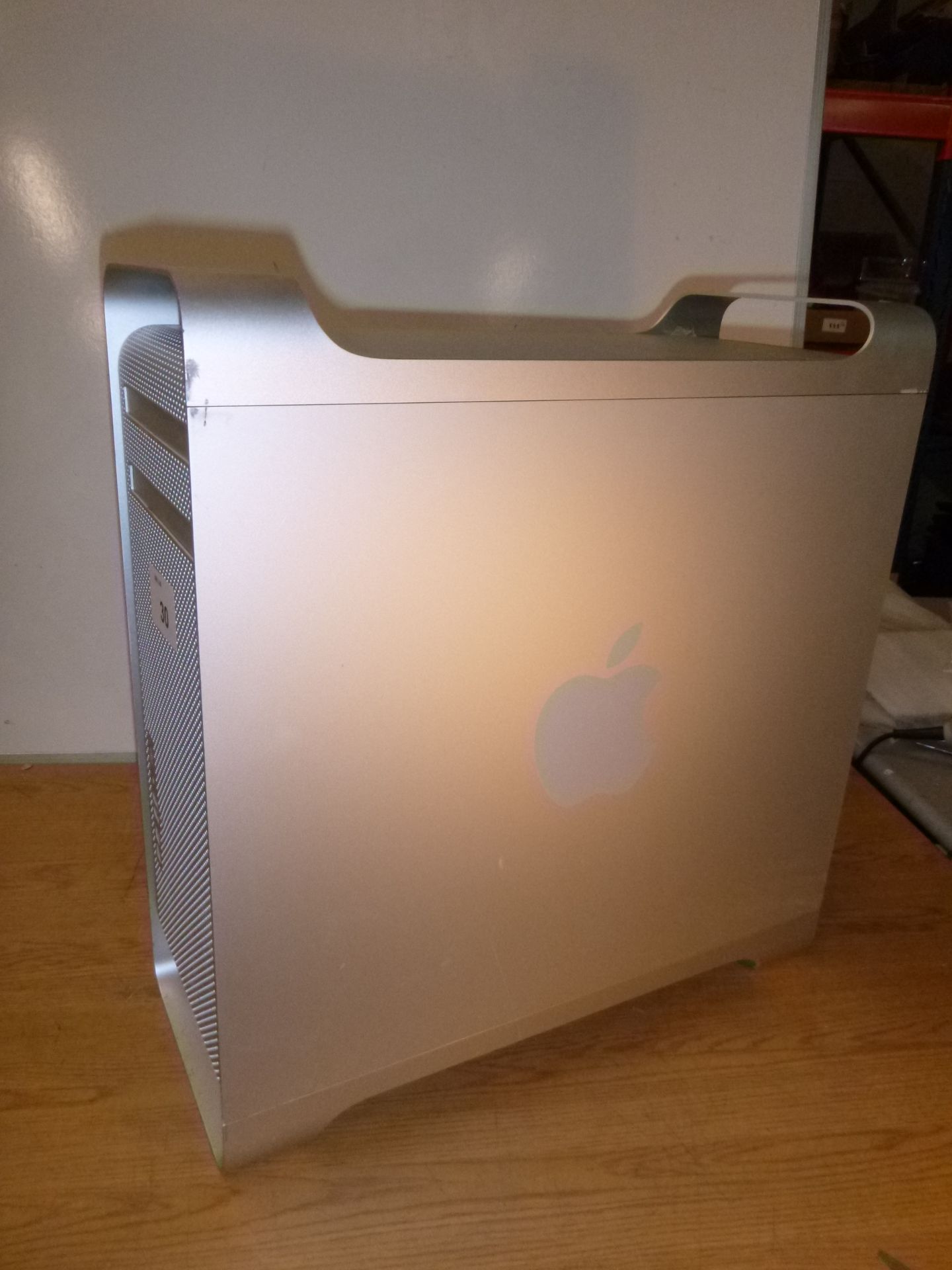 APPLE MAC PRO A1289 TOWER SYSTEM. QUAD CORE 2.66GHZ PROCESSOR. 12GB RAM, 750GB HDD. DVDRW. LION 10. - Image 3 of 3