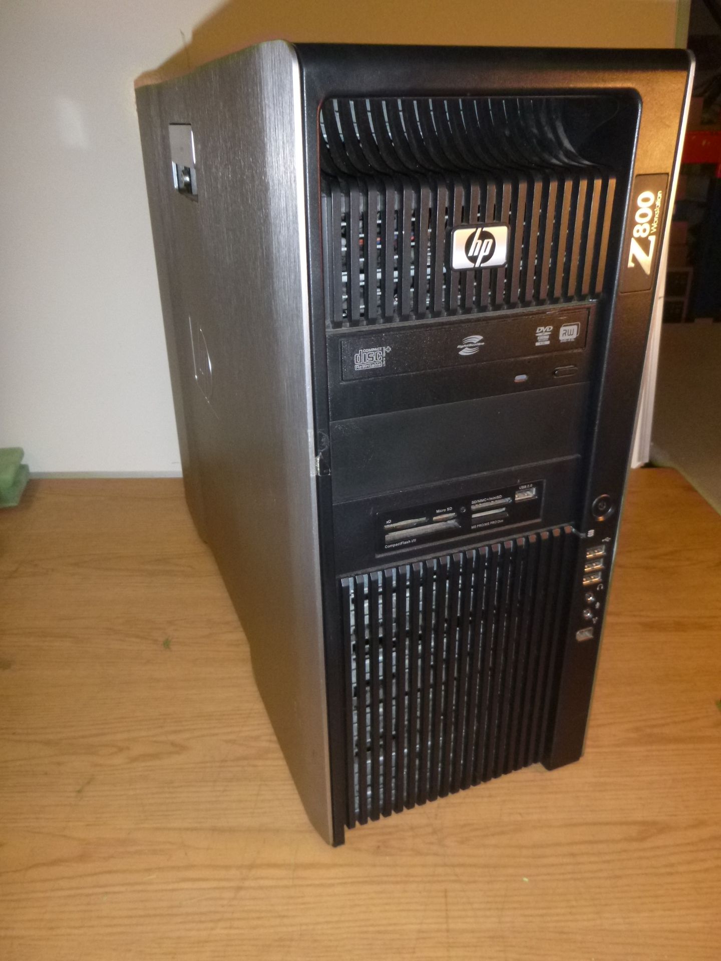 HP Z800 WORKSTATION. XEON QUAD CORE 2.67GHZ PROCESSOR, 8GB RAM, 500GB HDD, CARDREADER, DVDRW. W7 PRO