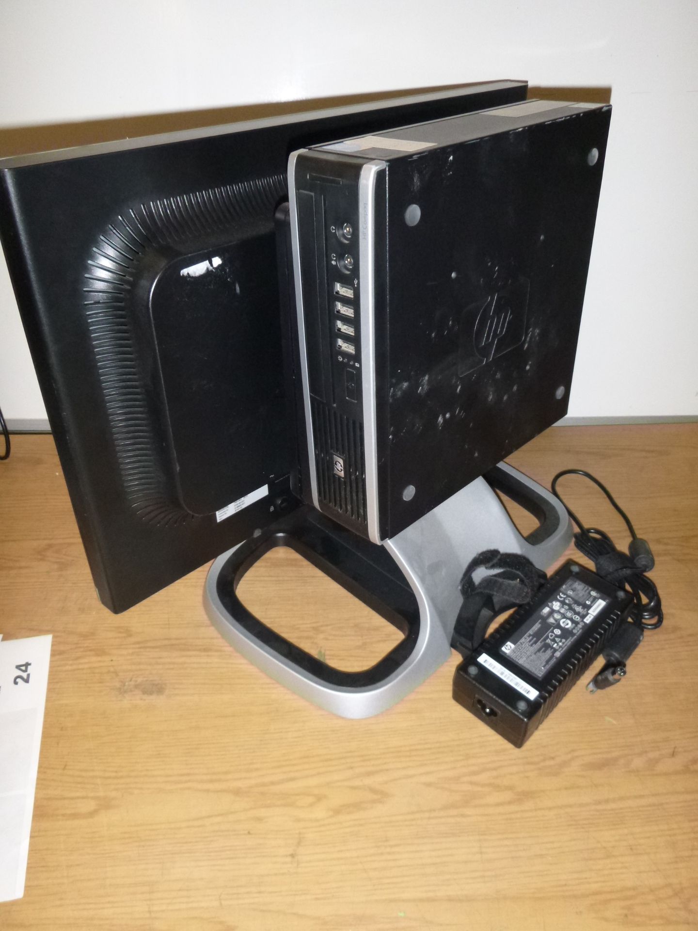 HP/COMPAQ 8000 ELITE ULTRA SMALL DESKTOP TOWER WITH 22" TFT SCREEN. C2D 2.93GHZ PROCESSOR, 4GB - Image 2 of 3