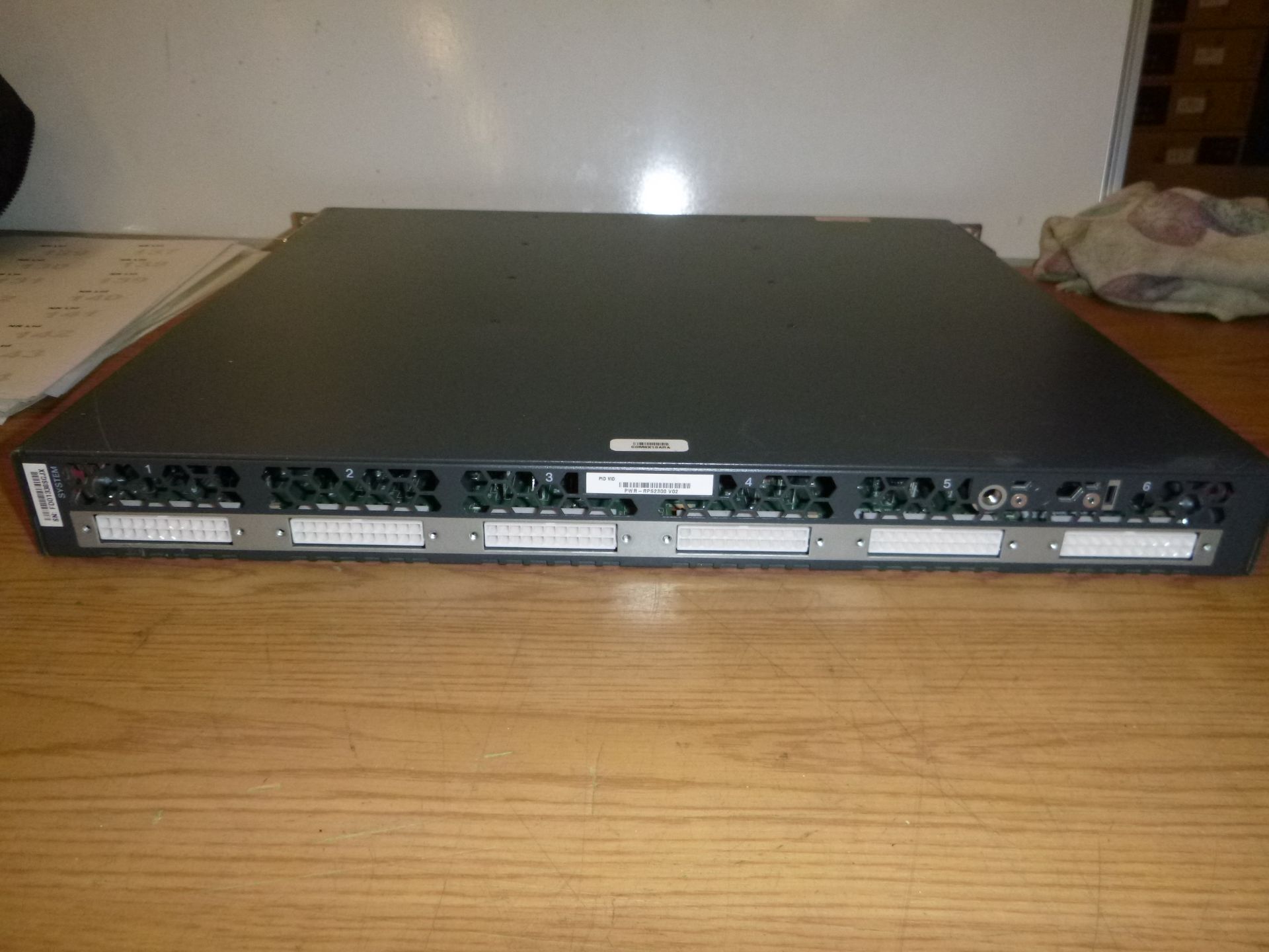 CISCO REDUNDANT POWER SYSTEM 2300. C3K-PWR-750WAC. PWR-RPS2300. C3K-PWR-7 - Image 2 of 3