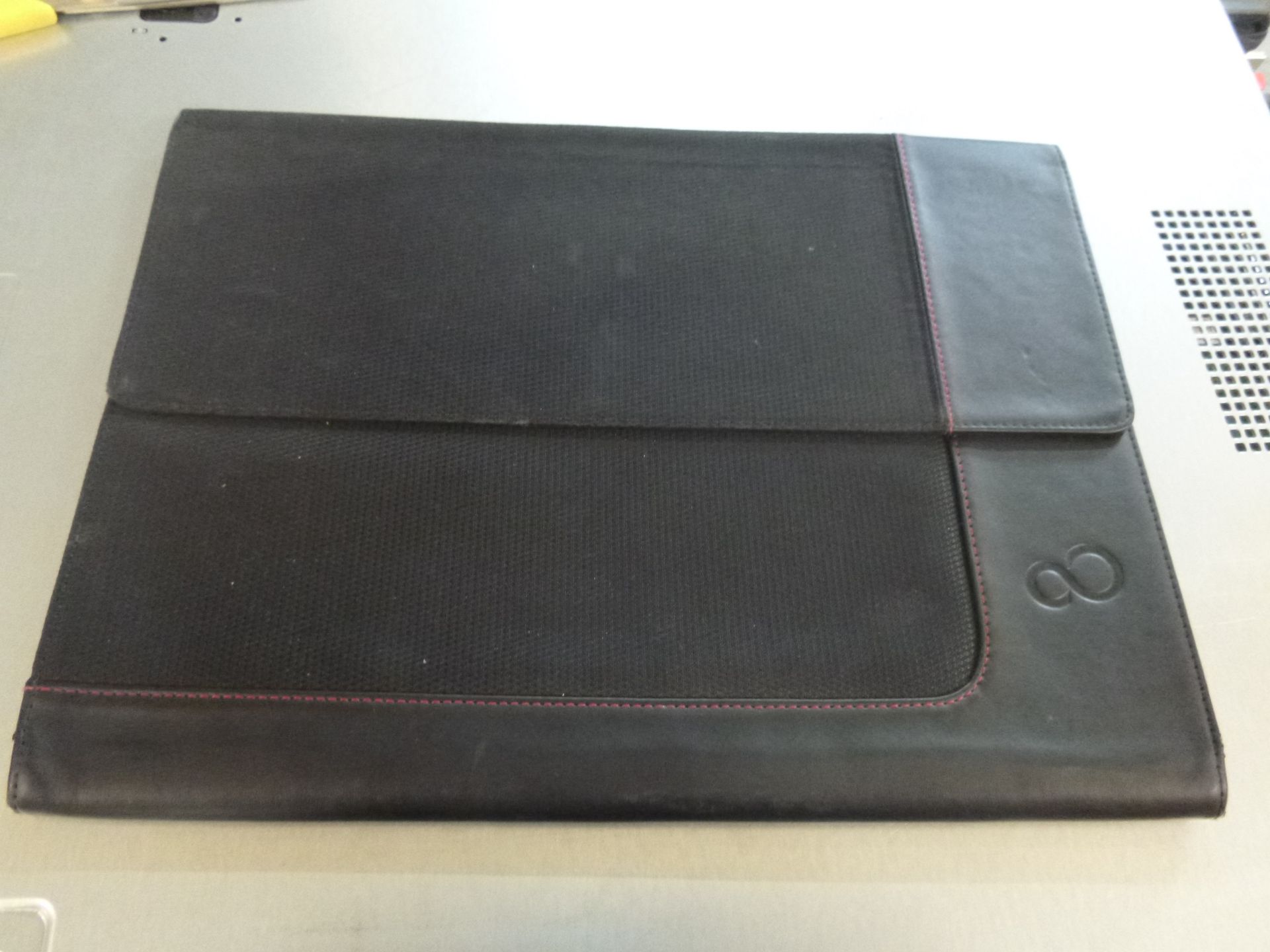 10 X FUJITSU SLIM LAPTOP CASES 33.5CM WIDE X 25.5CM TALL - Image 2 of 3