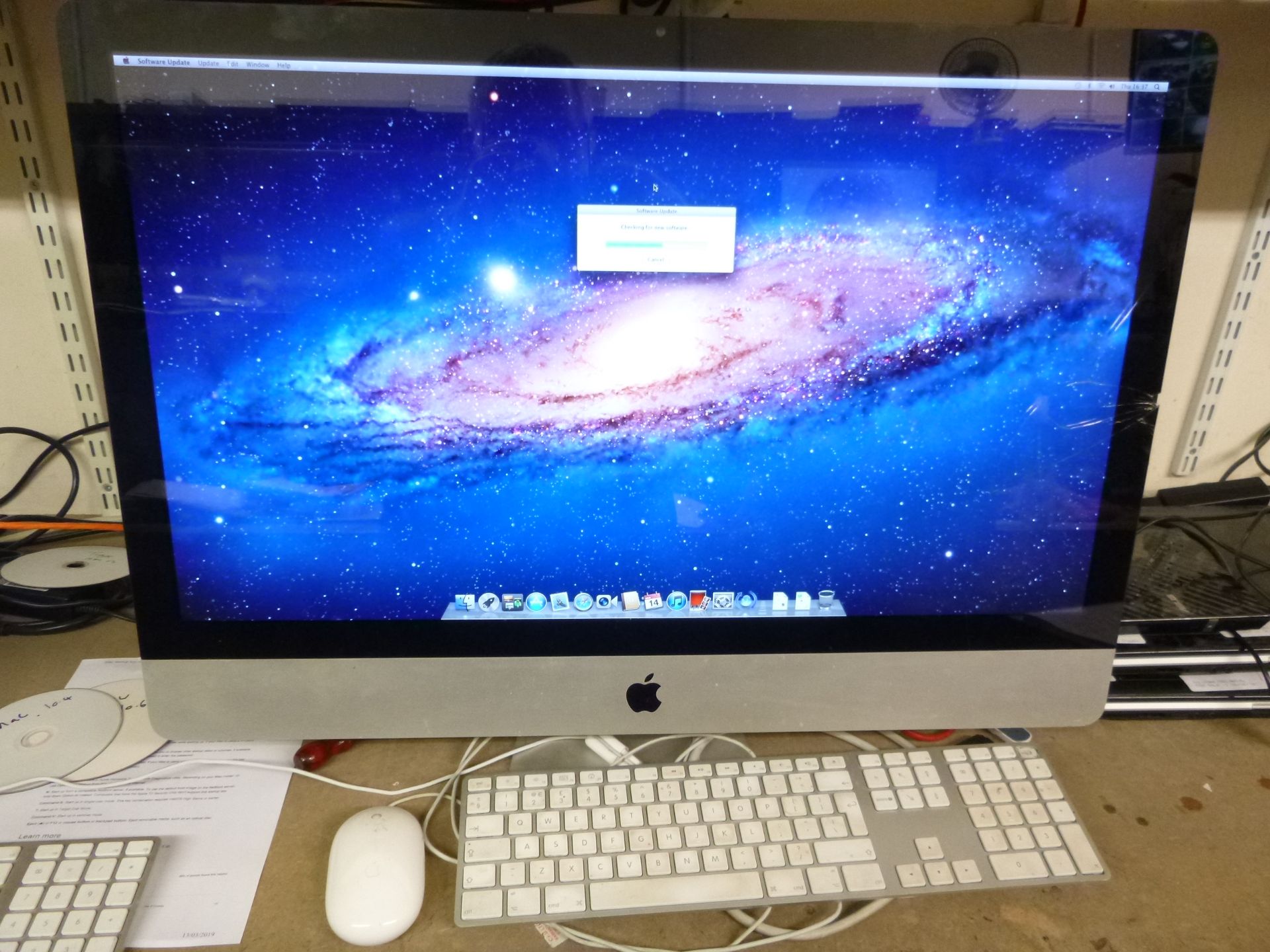 APPLE iMAC CORE i5 2.7GHZ PROCESSOR, 27" SCREEN (CRACKS ON SCREEN - SEE PHOTO) 8GB RAM, 500GB HDD