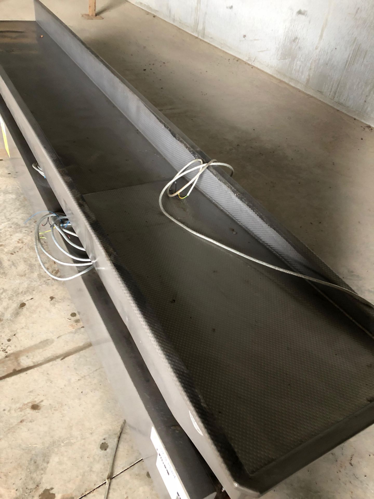 Stainless steel vibrating feeder - Image 2 of 2