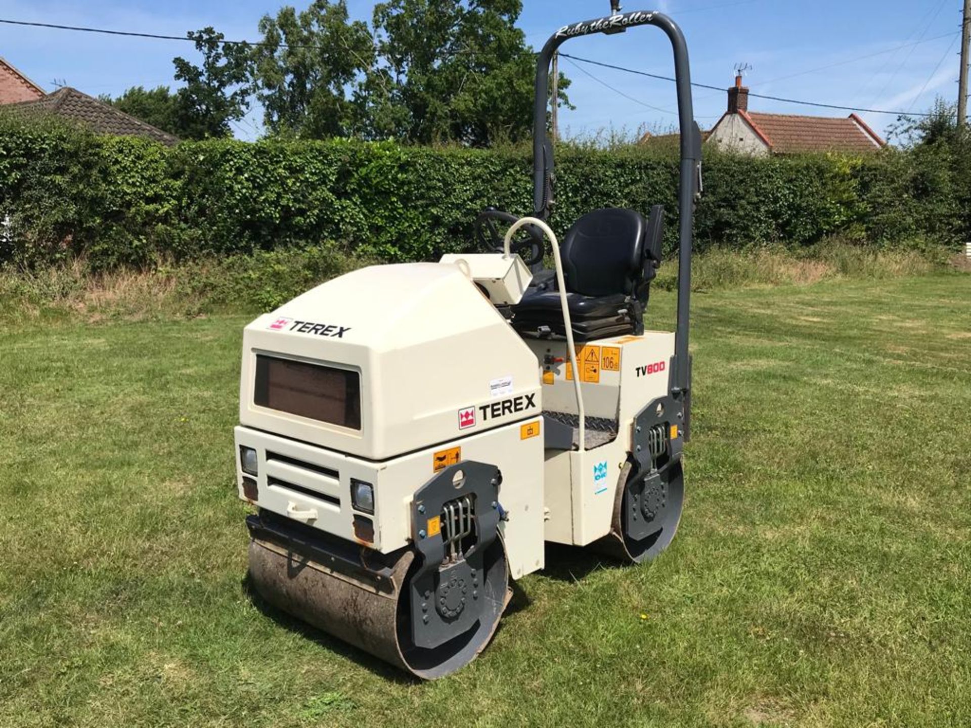 2010 TEREX TV800 DOUBLE DRUM VIBRATING ROLLER - Image 9 of 9