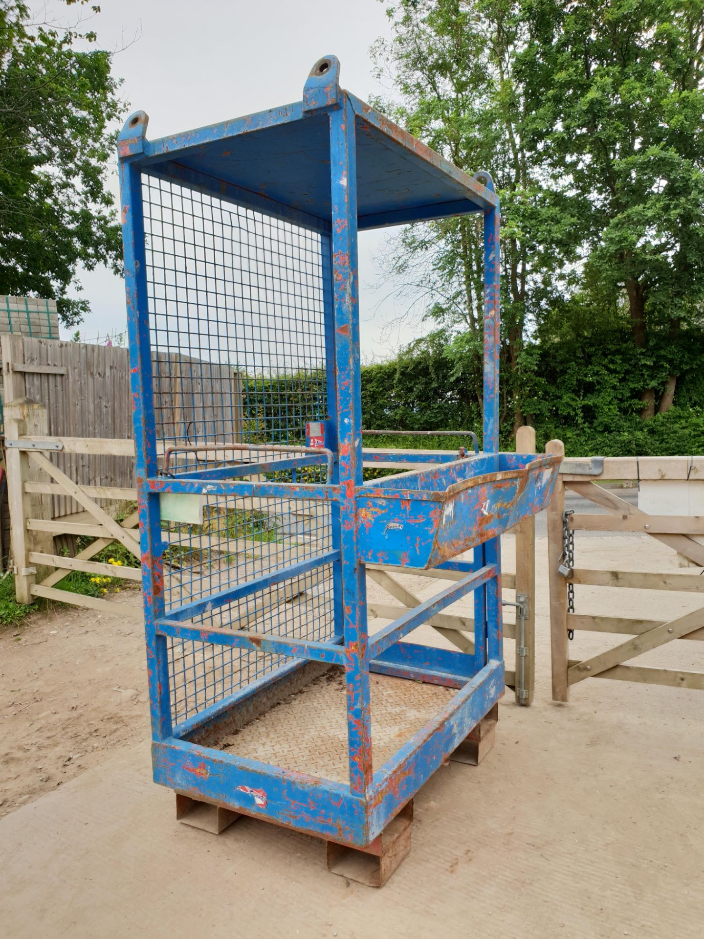 CONQUIP MAN LIFT ACCESS CAGE - Image 2 of 3