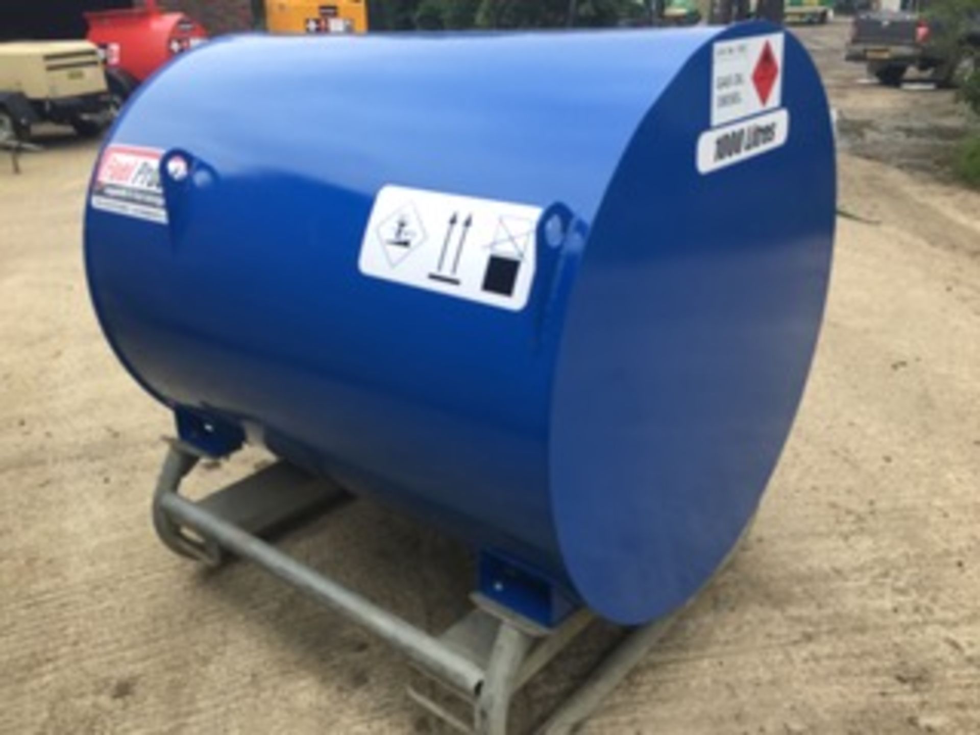 1000 litre Fuel Tank with hand pump - Image 2 of 2