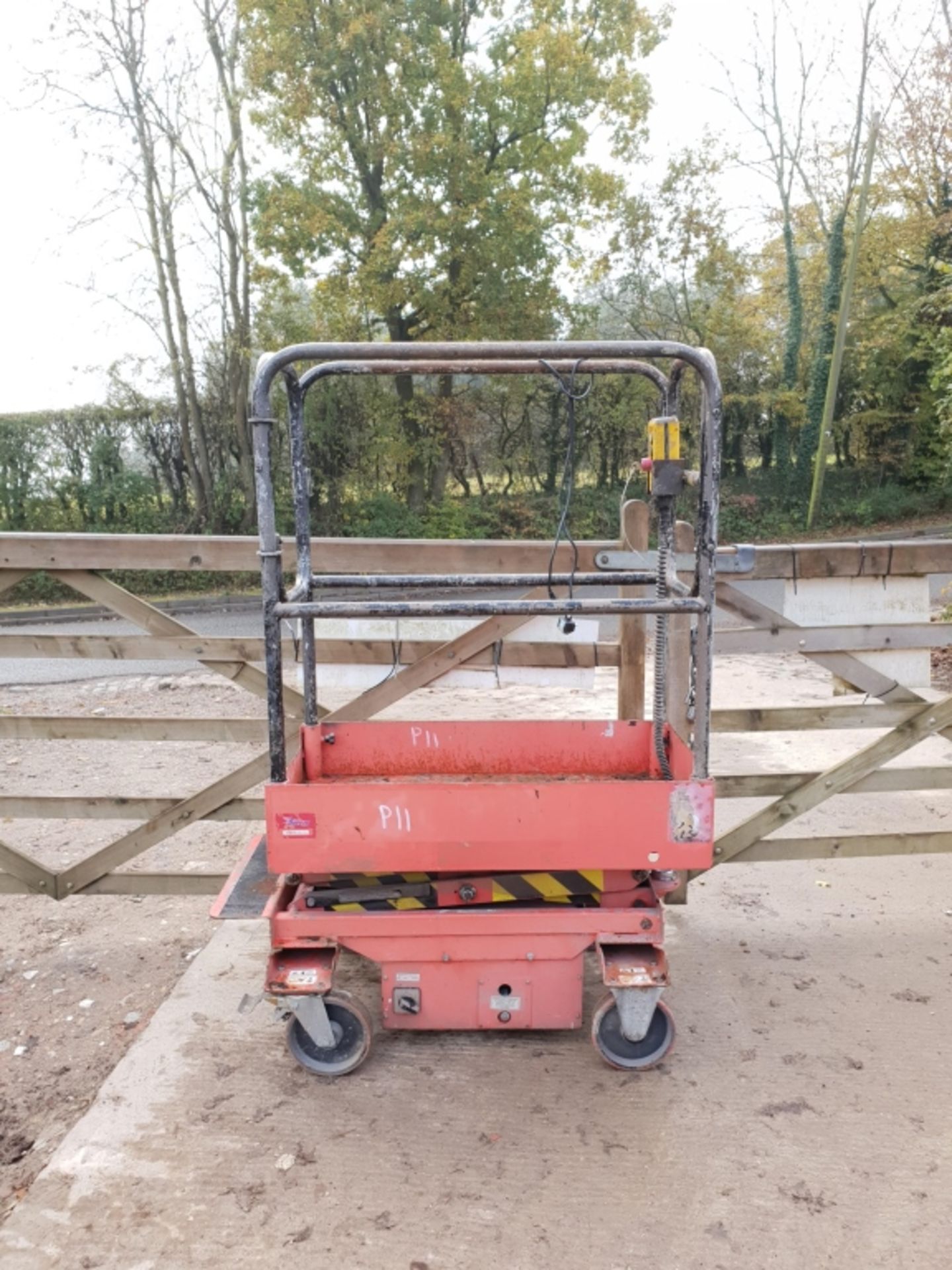 2009 Pop Up Scissor Lift Access Platform Podium