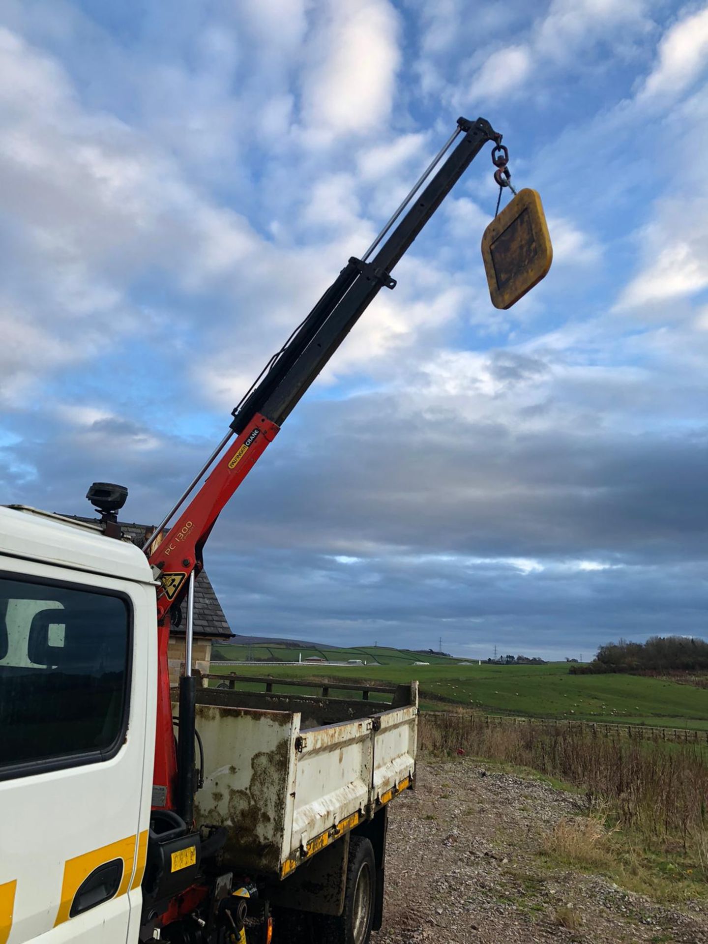 Mitsubishi Crew Cab Tipper - Image 11 of 16