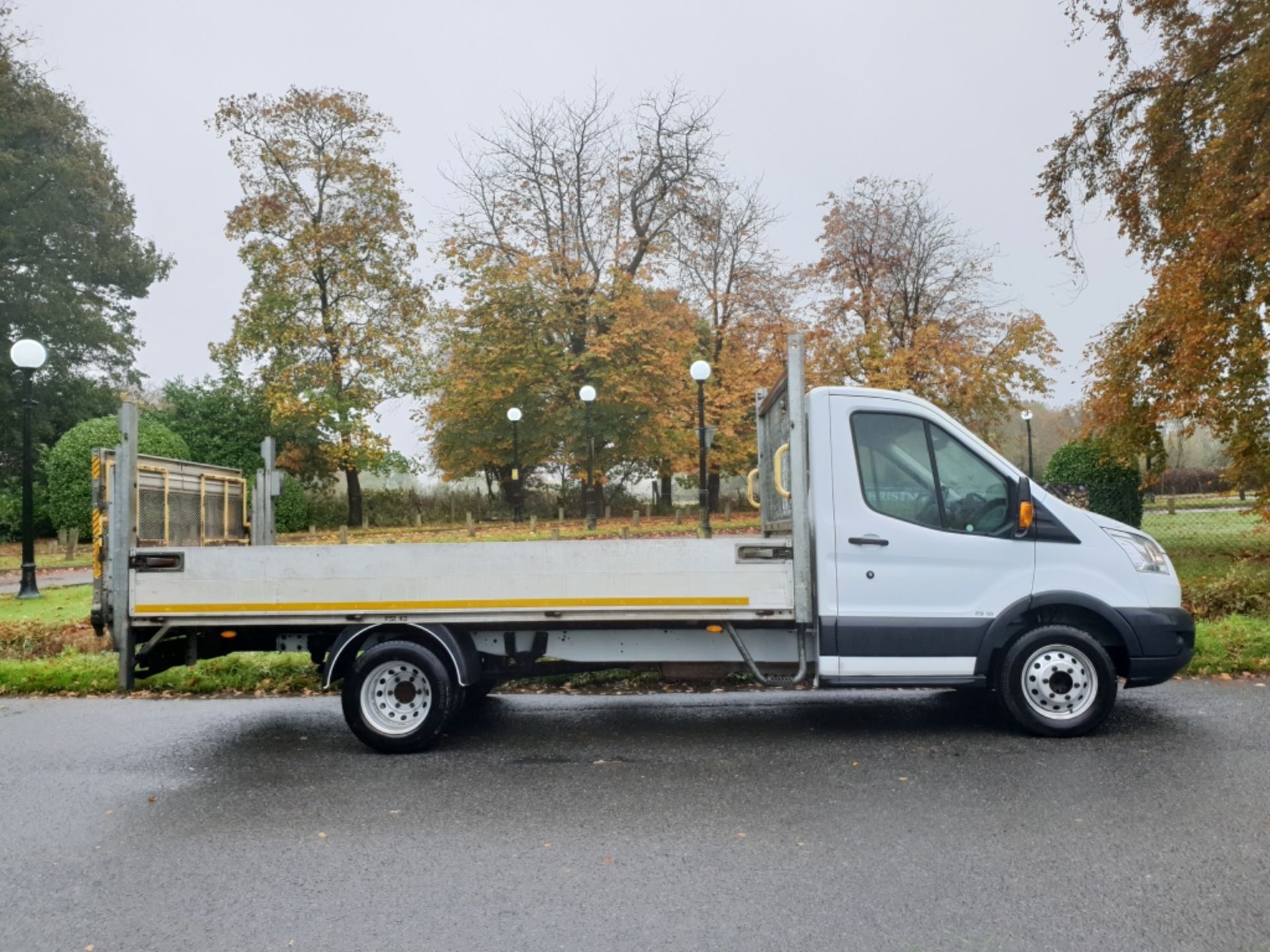 2014 Ford Transit Dropside Truck with Tail lift - Image 4 of 11